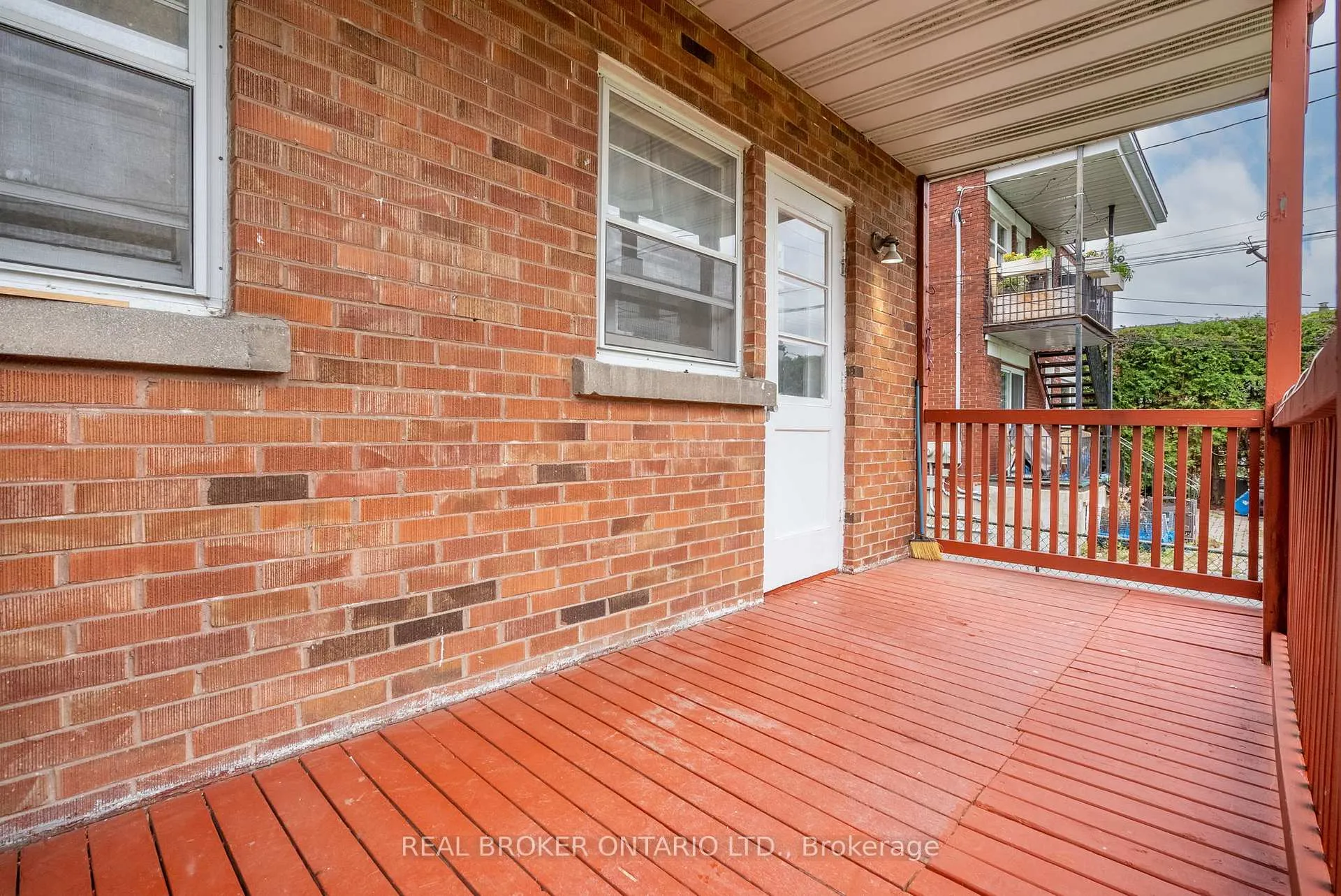 Photo 9 of 2495 Falcon Avenue, Ottawa, Heron Park — HOMEH