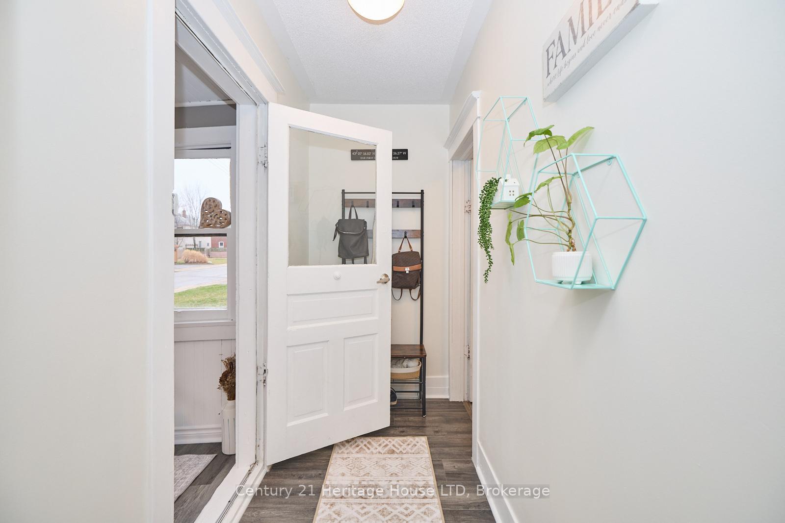 Photo 3 of 15 Colborne Street, Thorold, Thorold Downtown — HOMEH