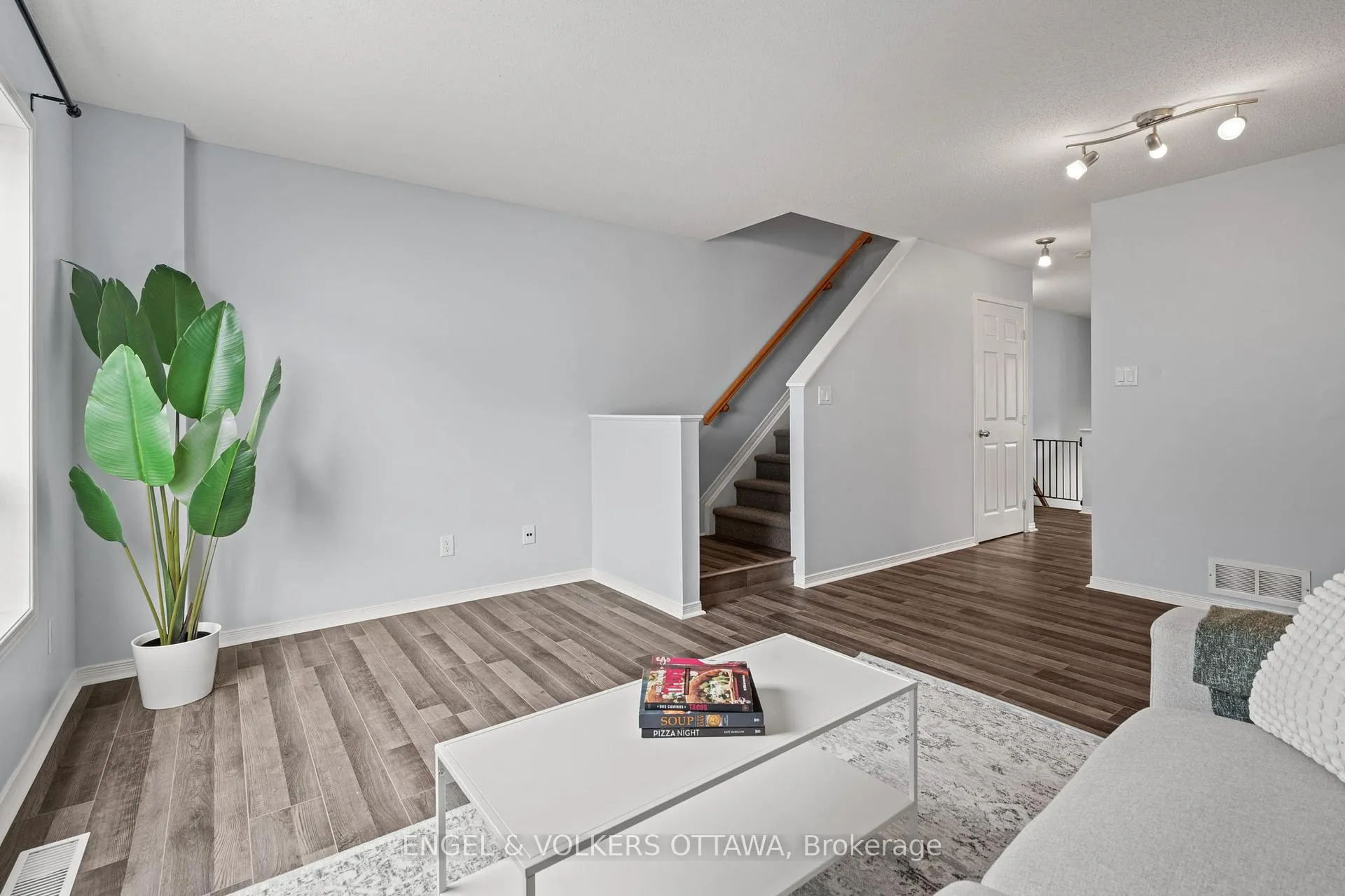 Photo 37 of 142 Wharhol Private, Ottawa, Westcliffe Estates — HOMEH