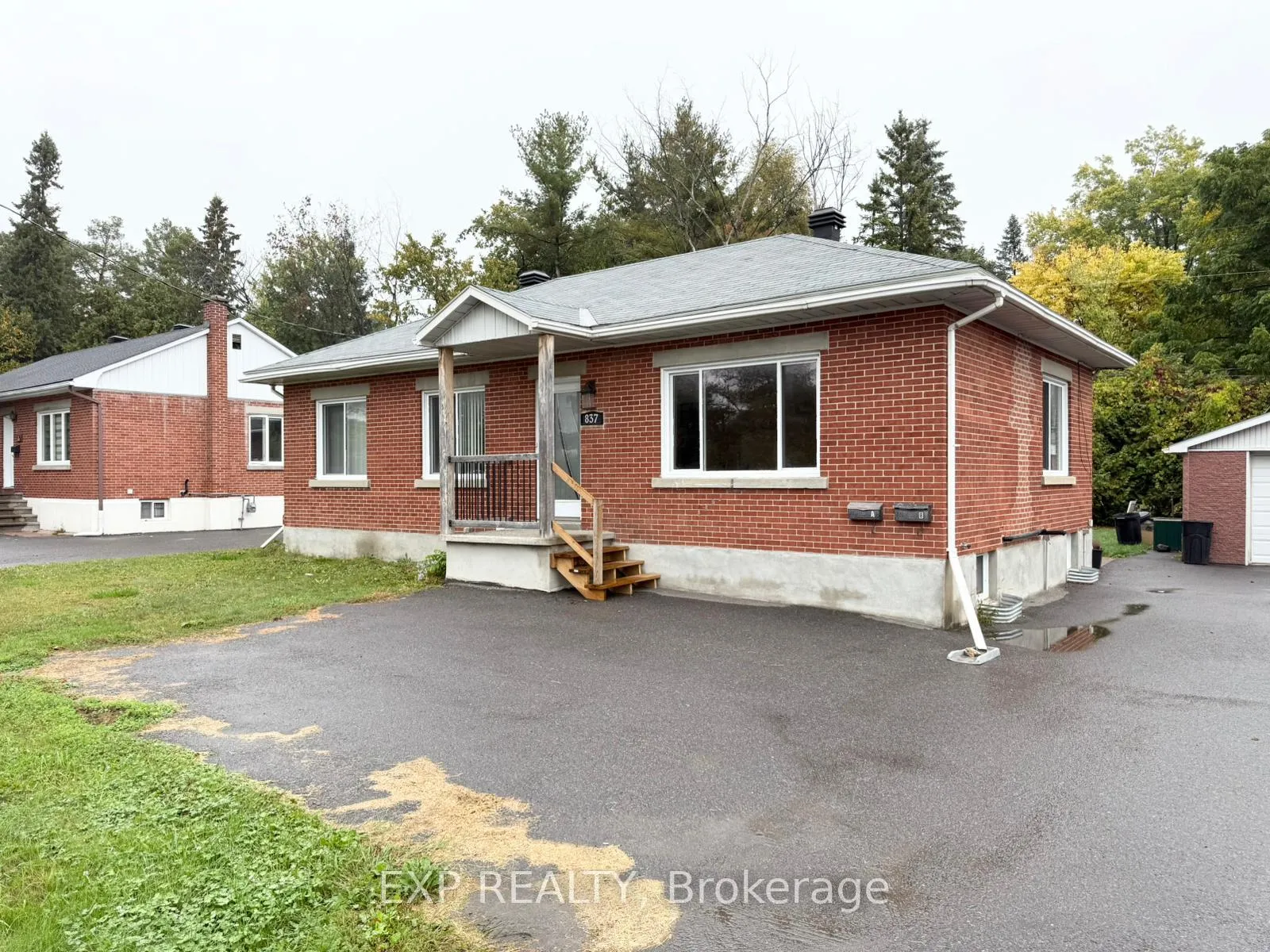 Photo 4 of Unit Unit A, 837 Blair Road, Ottawa, Cardinal Heights — HOMEH