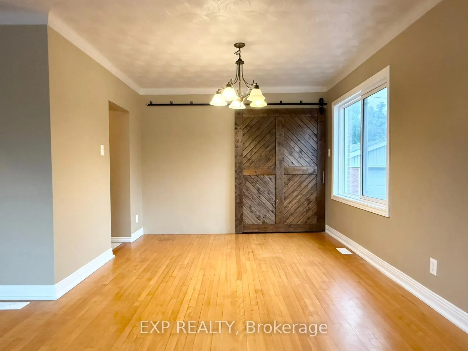 Photo 9 of Unit Unit A, 837 Blair Road, Ottawa, Cardinal Heights — HOMEH