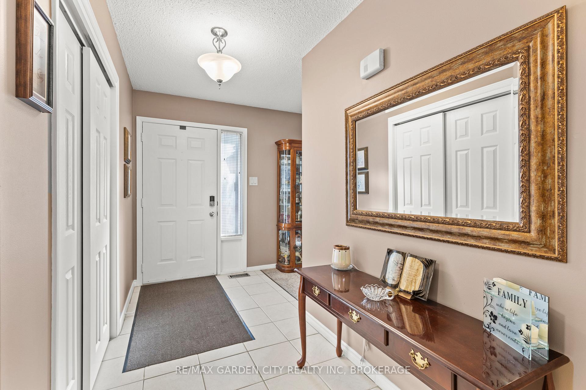Photo 4 of 32 Manley Crescent, Thorold, Confederation Heights — HOMEH