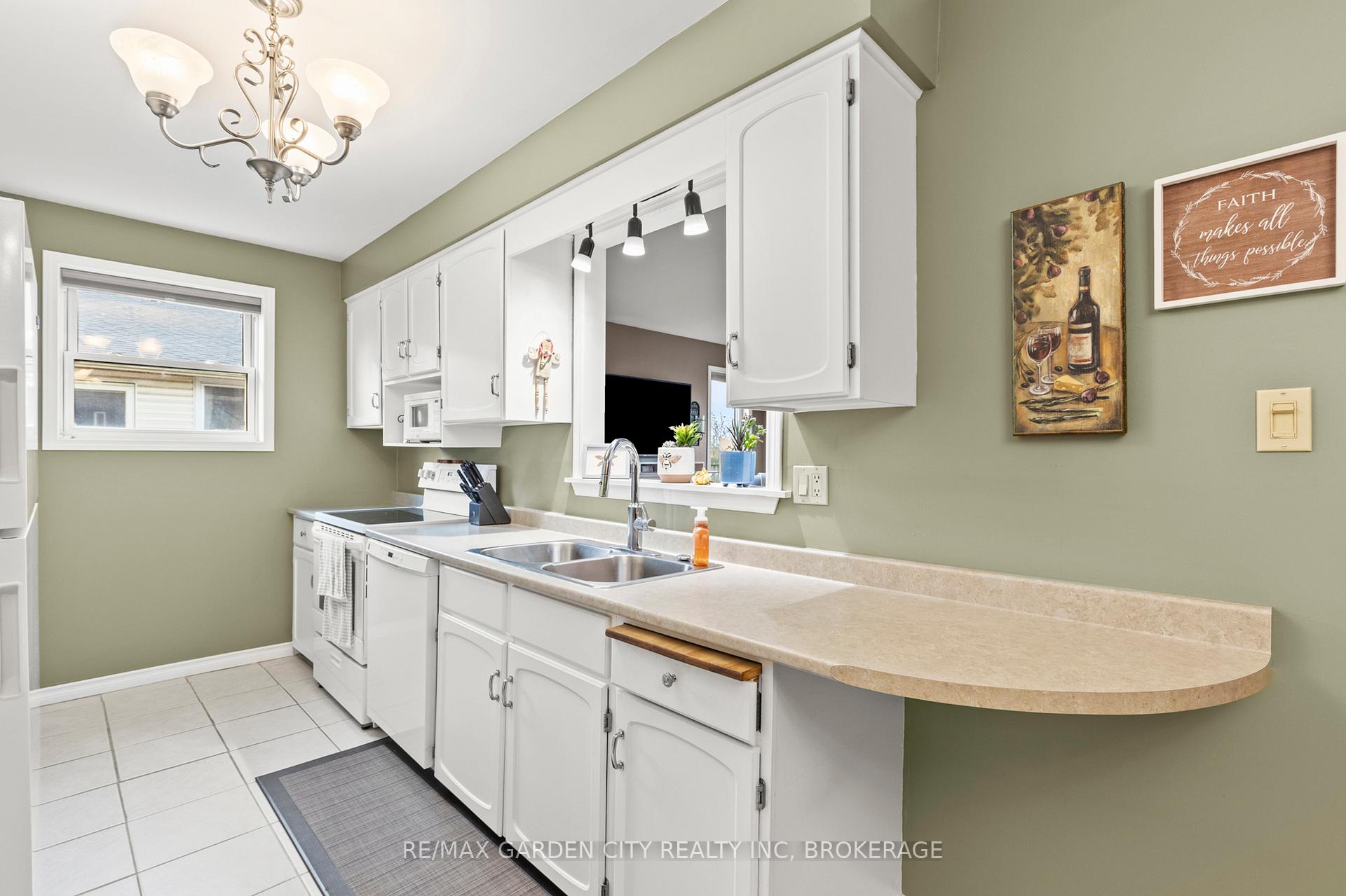 Photo 8 of 32 Manley Crescent, Thorold, Confederation Heights — HOMEH