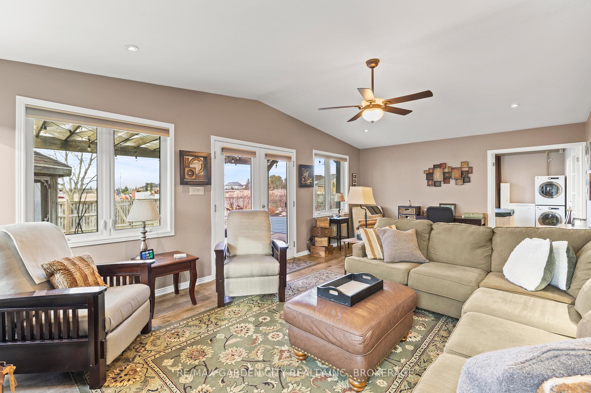 Photo 13 of 32 Manley Crescent, Thorold, Confederation Heights — HOMEH