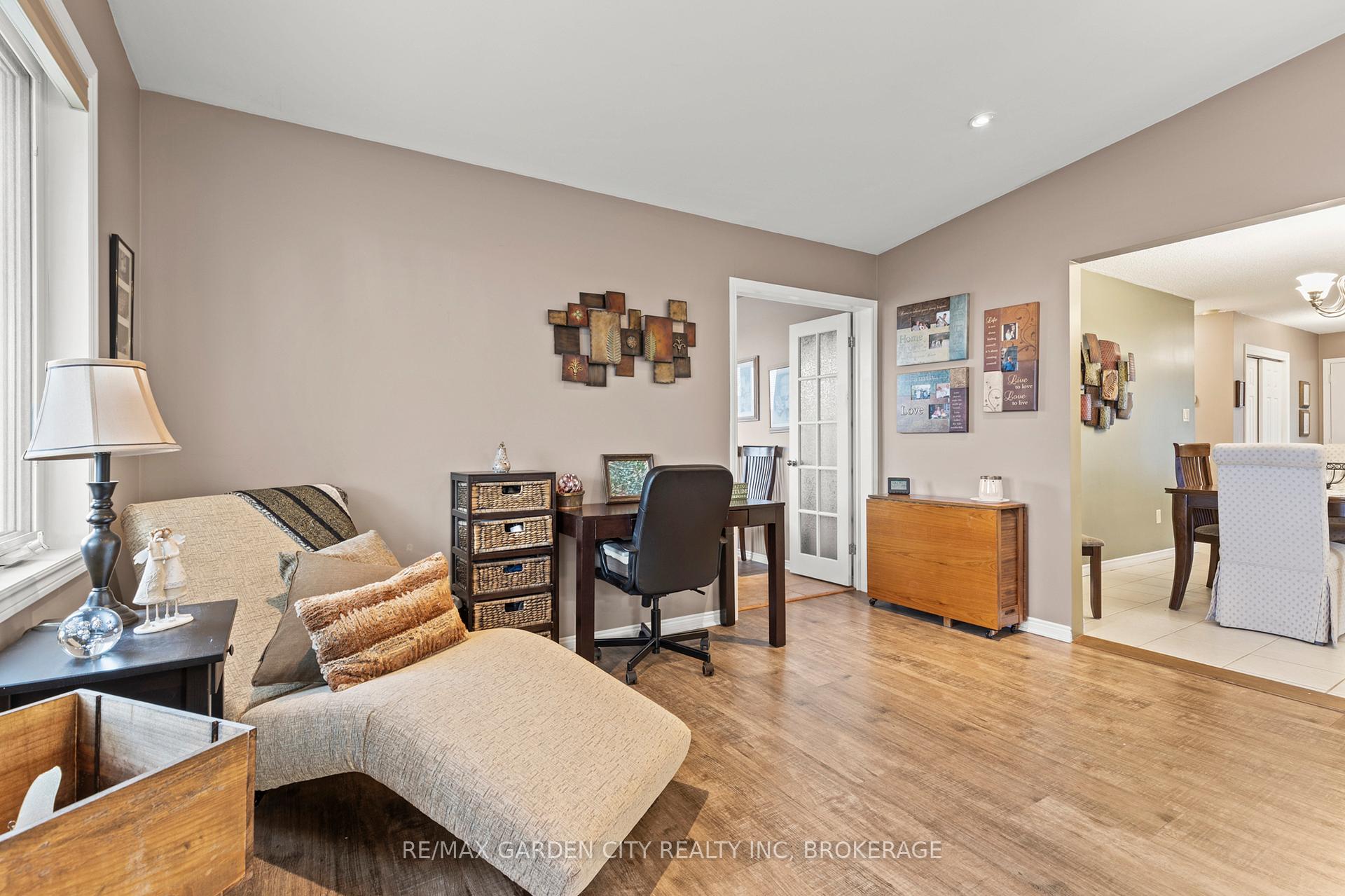 Photo 14 of 32 Manley Crescent, Thorold, Confederation Heights — HOMEH