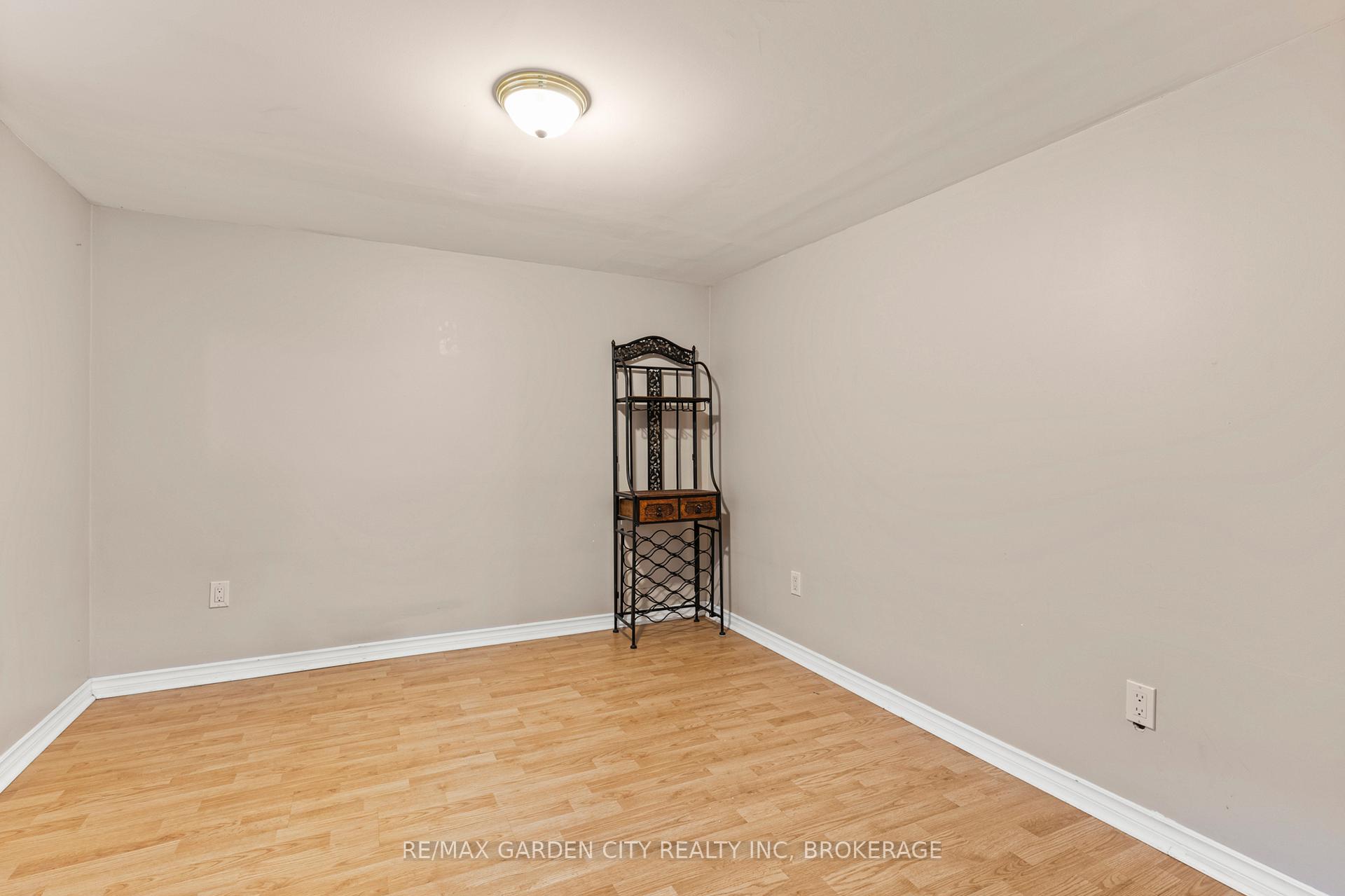 Photo 25 of 32 Manley Crescent, Thorold, Confederation Heights — HOMEH