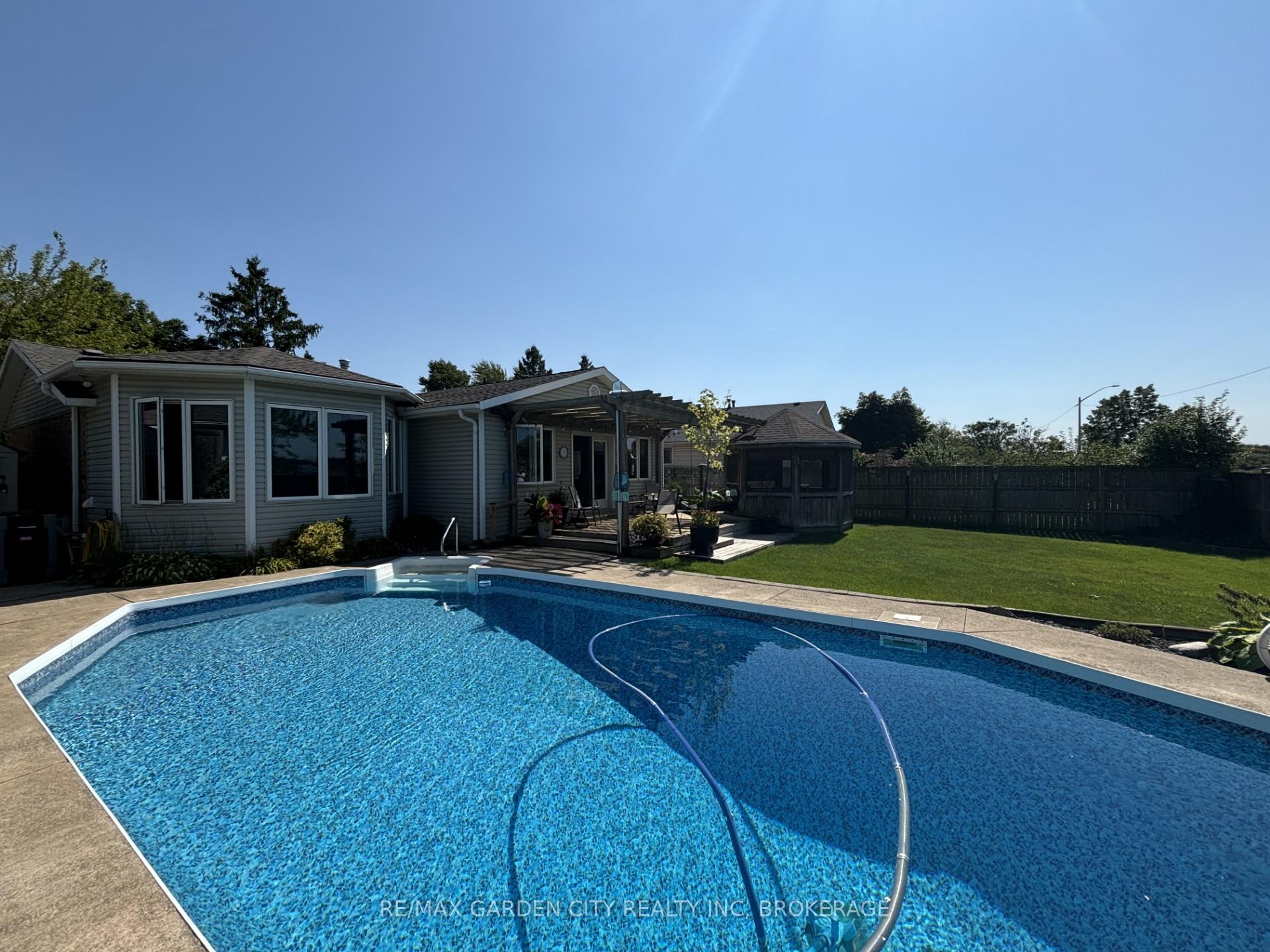 Photo 33 of 32 Manley Crescent, Thorold, Confederation Heights — HOMEH