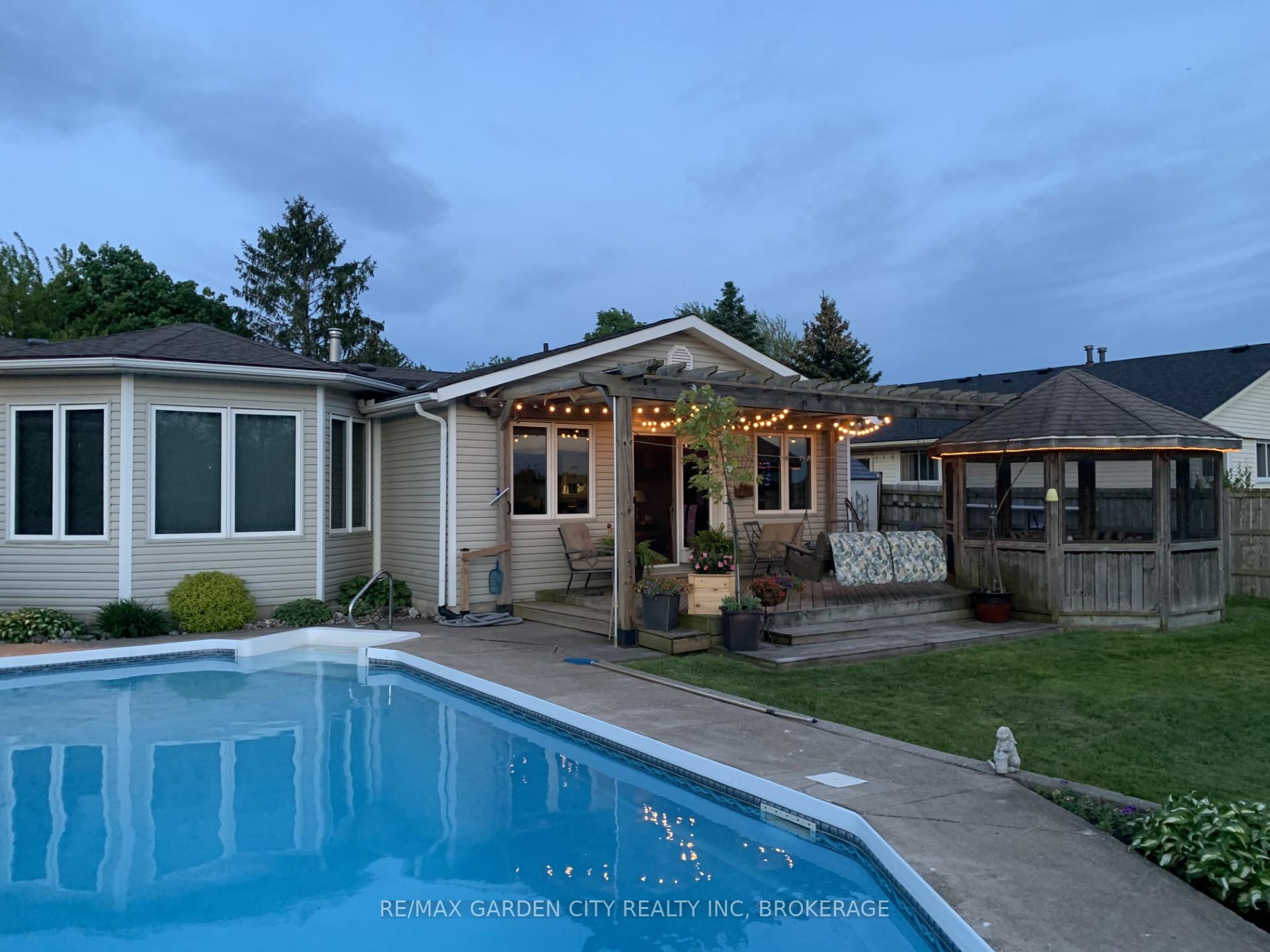 Photo 36 of 32 Manley Crescent, Thorold, Confederation Heights — HOMEH