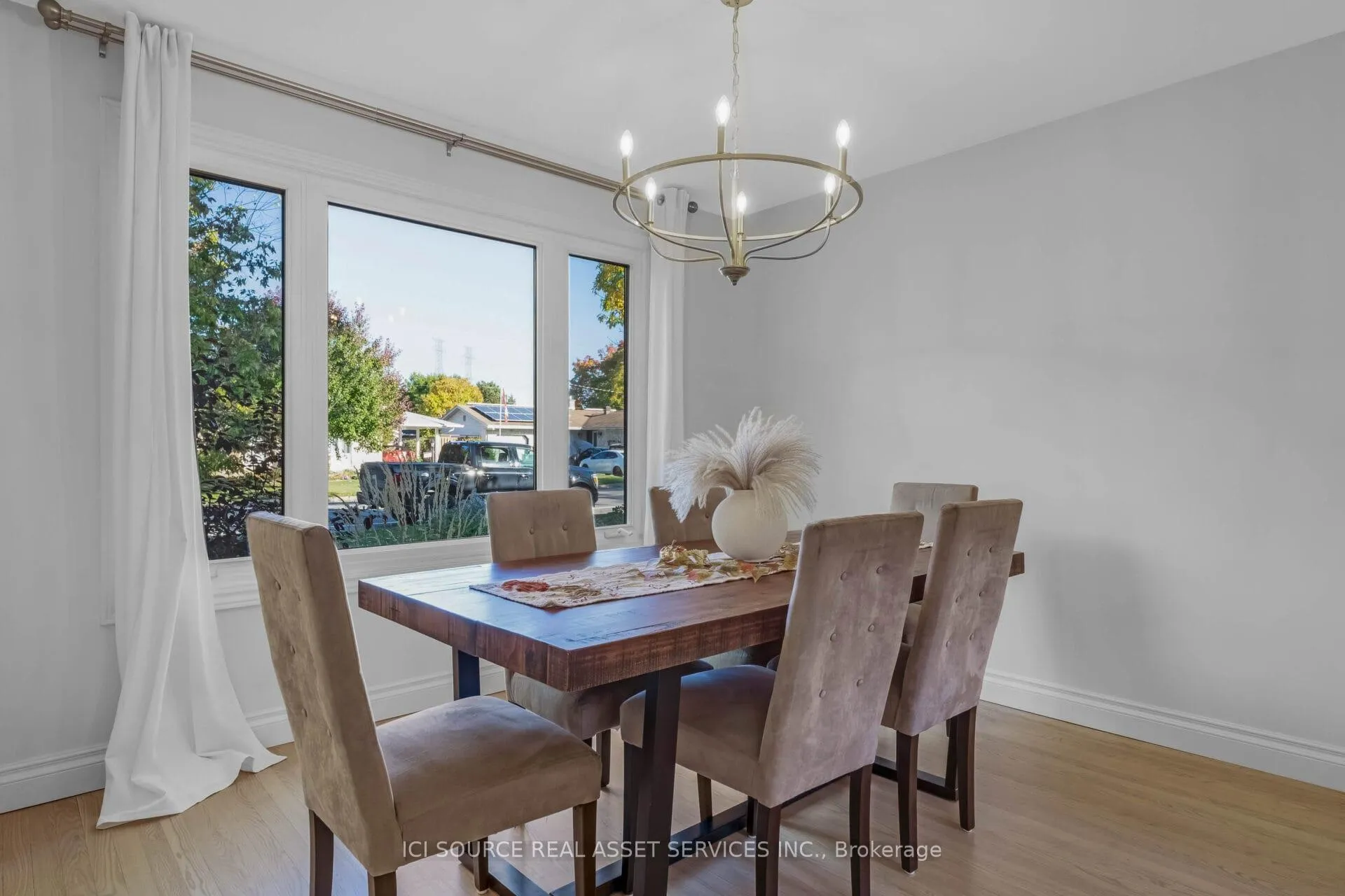 Photo 4 of 2958 Southmore Drive E, Ottawa, Riverside Park South — HOMEH