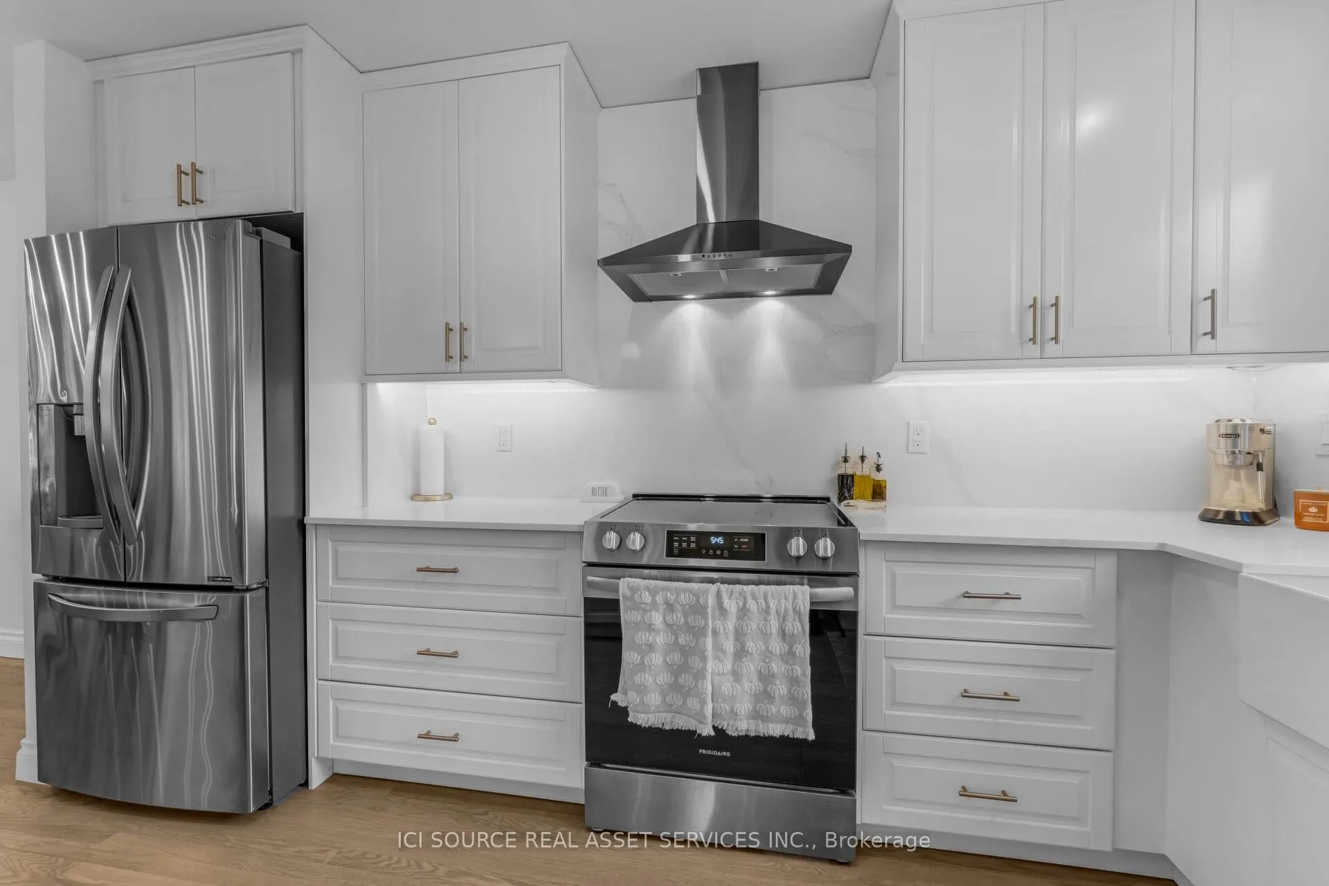Photo 14 of 2958 Southmore Drive E, Ottawa, Riverside Park South — HOMEH