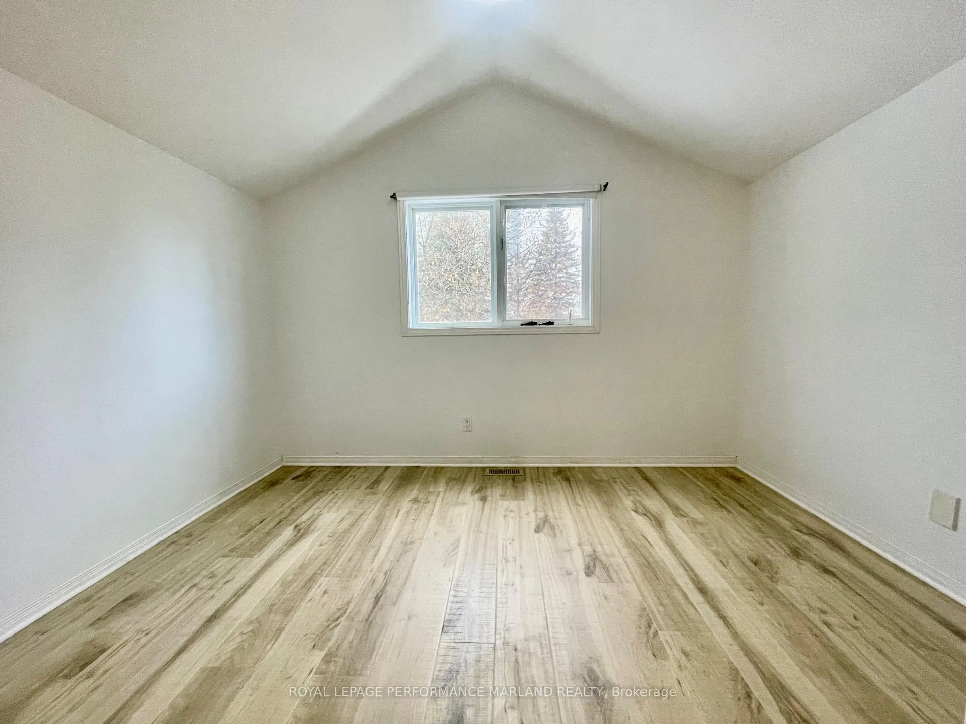 Photo 8 of 1524 Caledon Street, Ottawa, Riverview Park — HOMEH