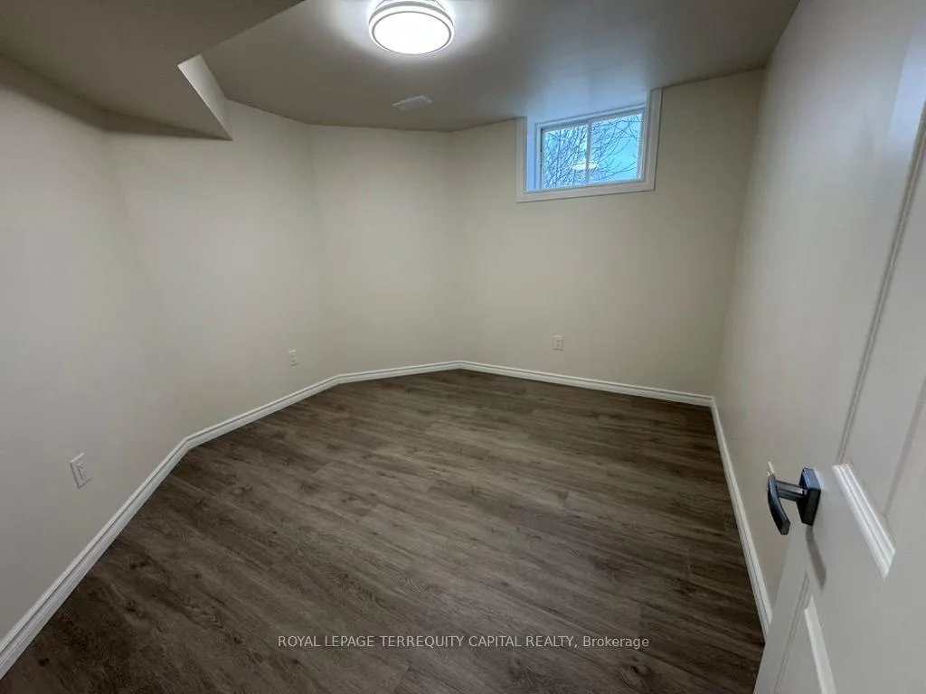 Photo 11 of Unit Lower, 127 Birkhall Place, Barrie, Innis-Shore — HOMEH