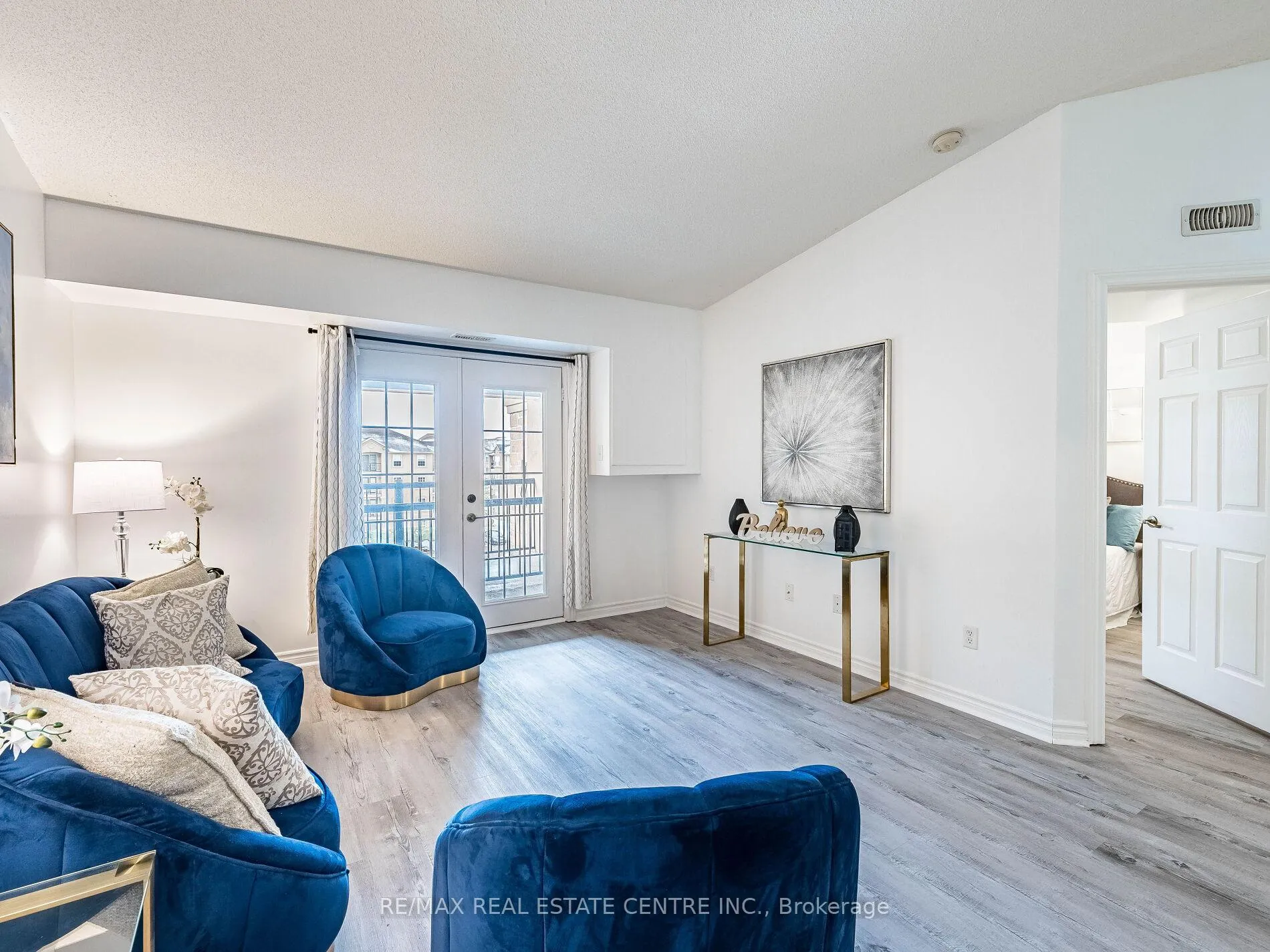 Photo 10 of Unit 408, 1483 Maple Avenue, Milton, Dempsey — HOMEH