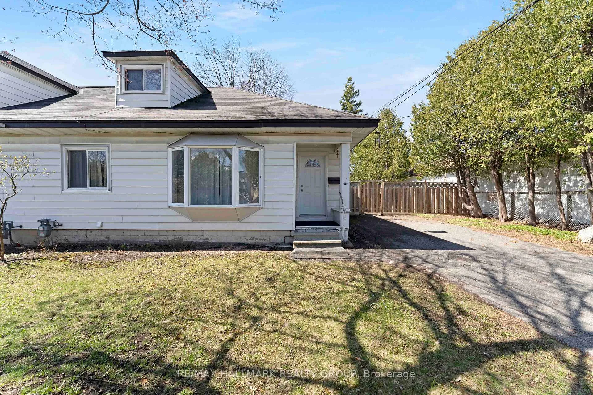Front of 984 Miss Ottawa Street