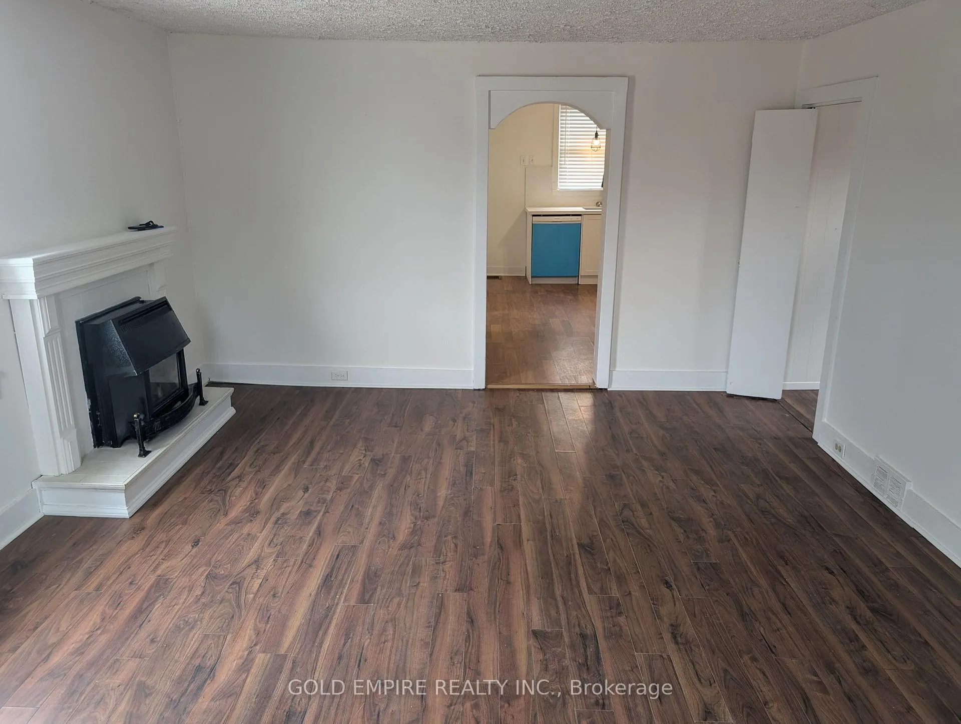 Photo 3 of 317 Maxwell Street, Sarnia — HOMEH