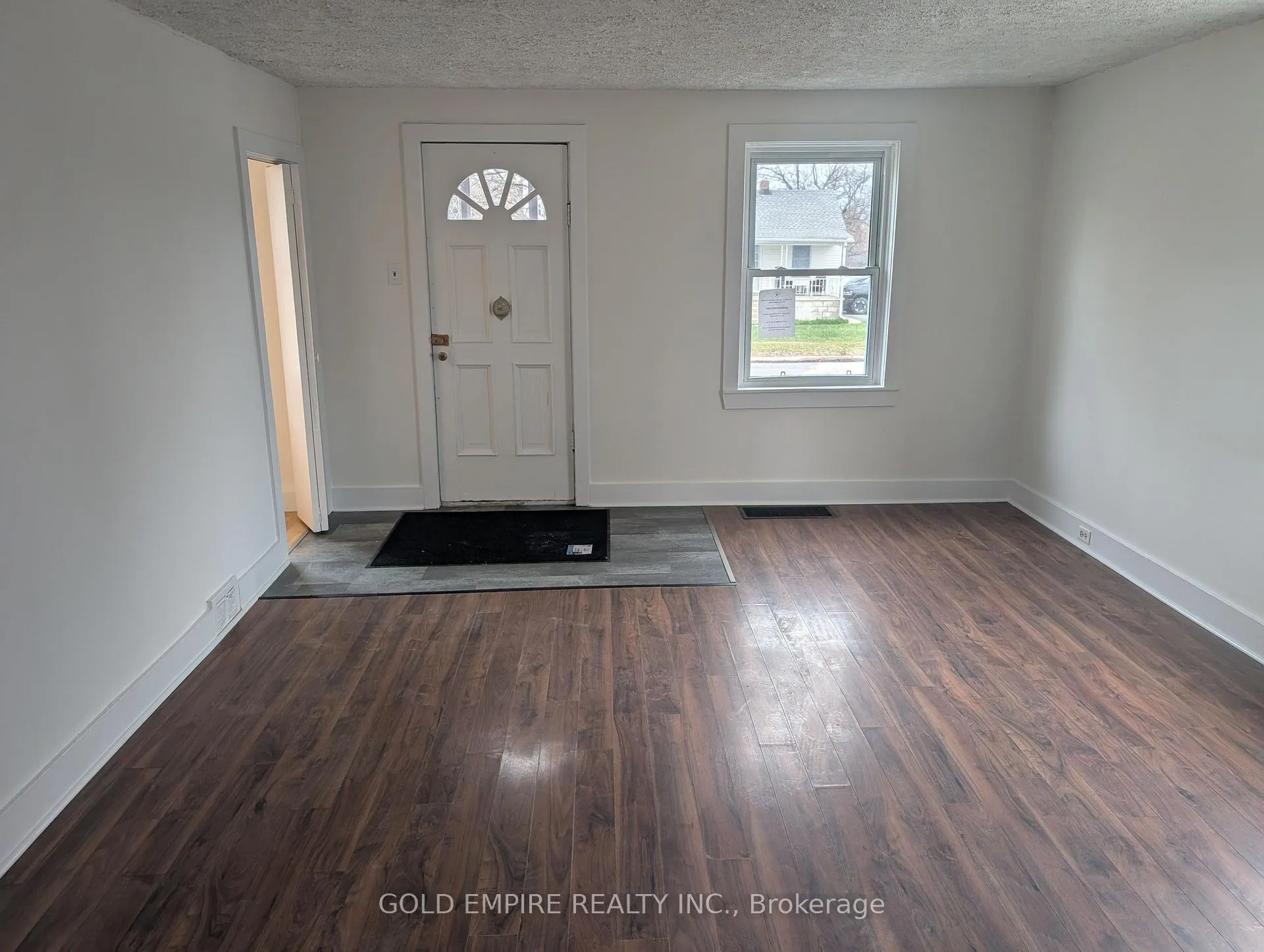 Photo 5 of 317 Maxwell Street, Sarnia — HOMEH