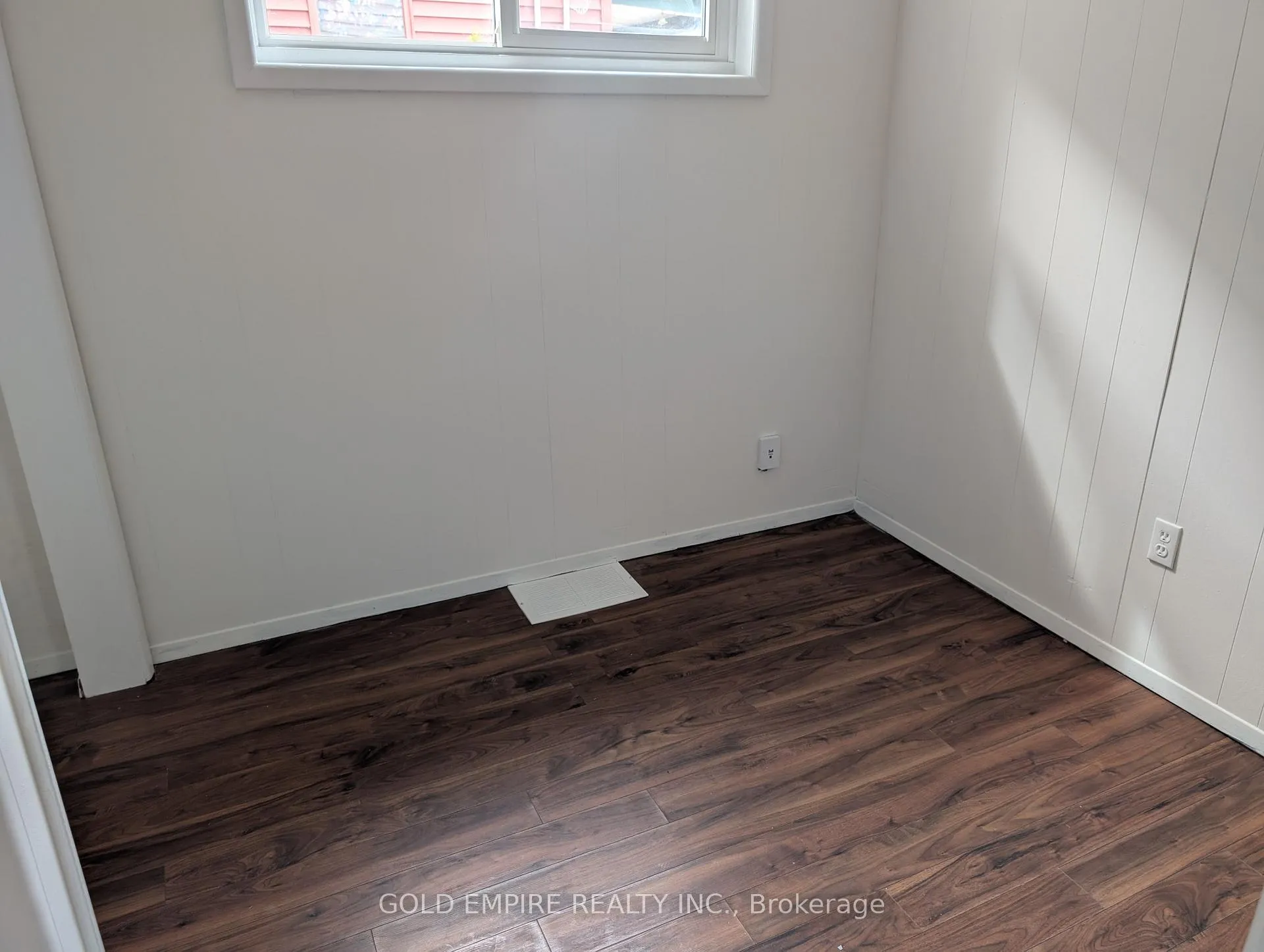 Photo 7 of 317 Maxwell Street, Sarnia — HOMEH