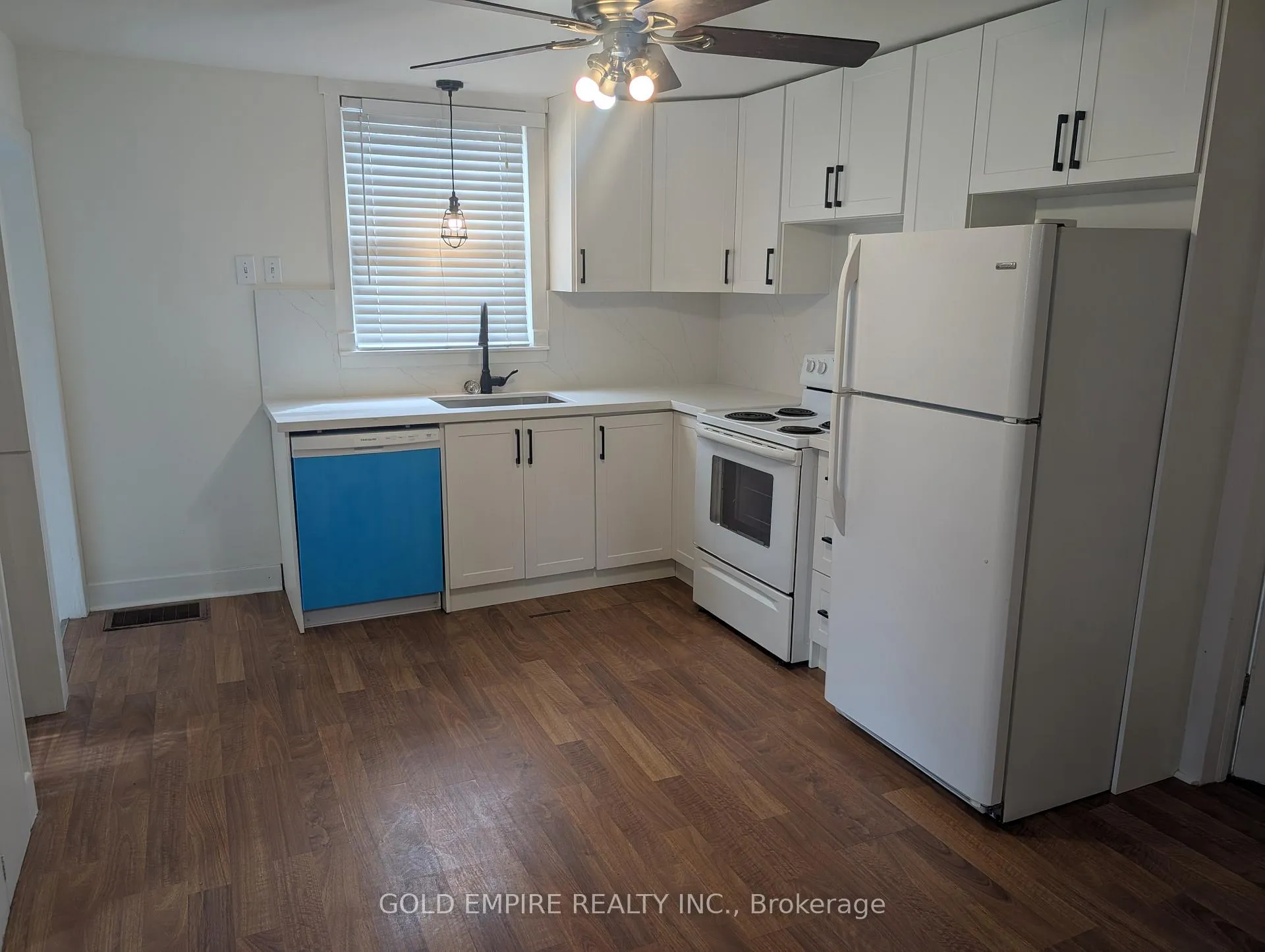 Photo 8 of 317 Maxwell Street, Sarnia — HOMEH