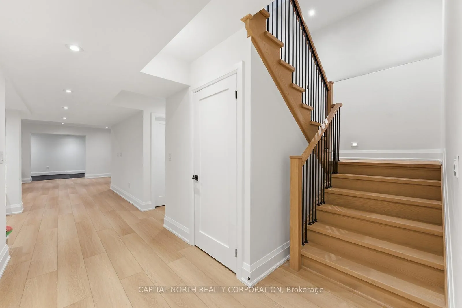 Photo 37 of 8 Ramsbury Road, Etobicoke, Islington-City Centre West — HOMEH