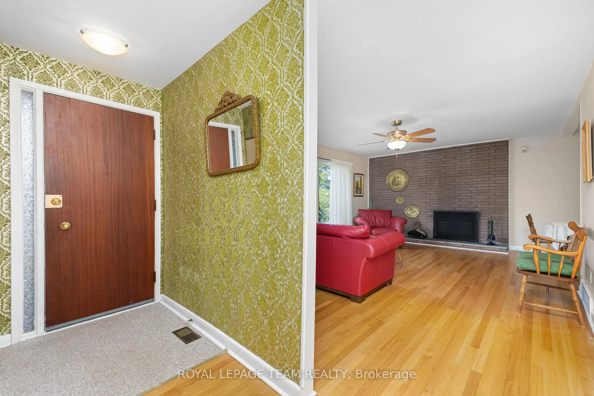 Photo 6 of 30 Ellery Crescent, Ottawa, Lynwood Village — HOMEH