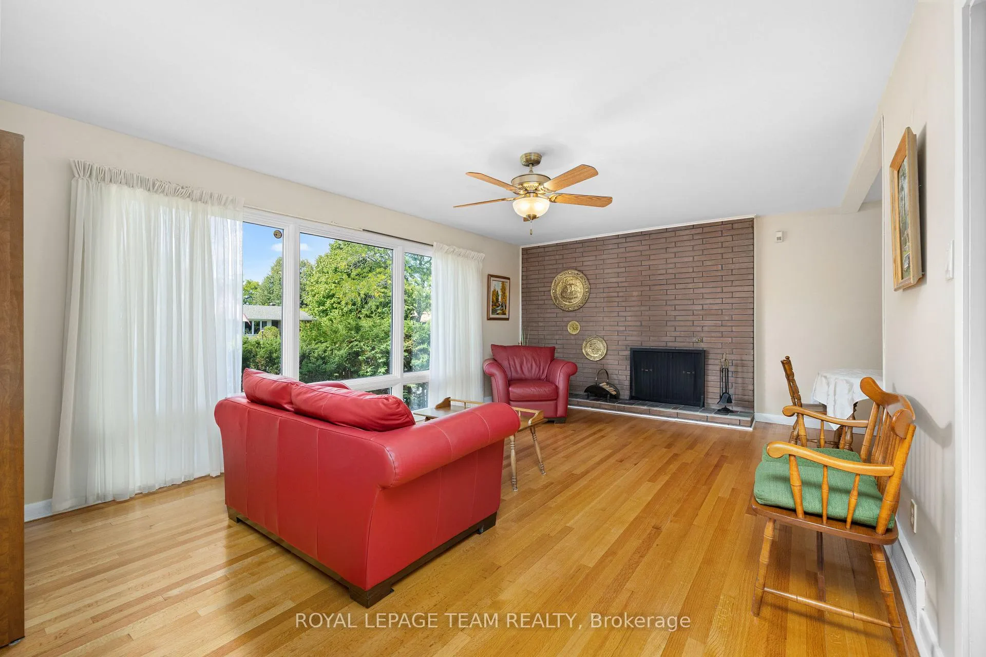 Photo 7 of 30 Ellery Crescent, Ottawa, Lynwood Village — HOMEH