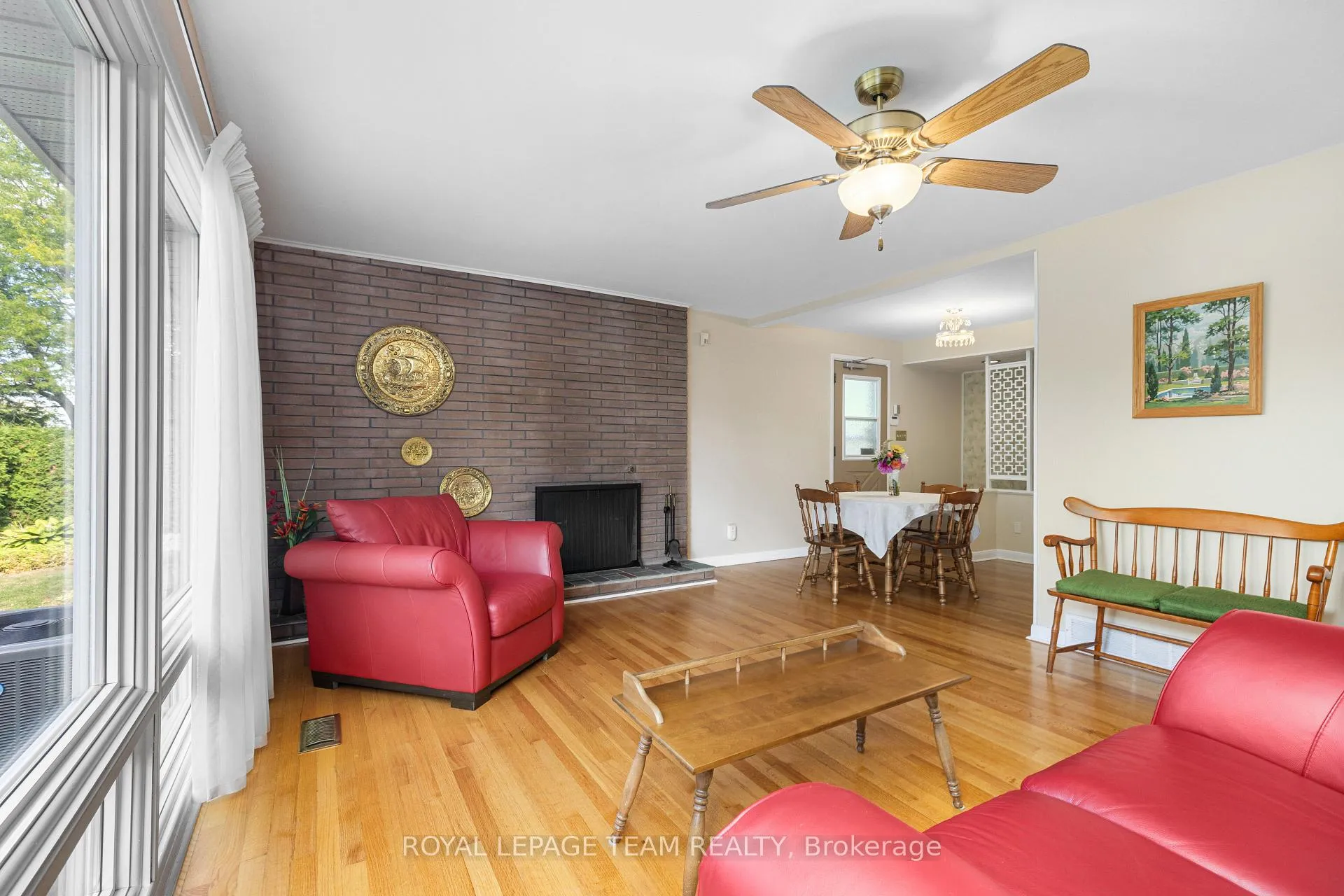 Photo 9 of 30 Ellery Crescent, Ottawa, Lynwood Village — HOMEH