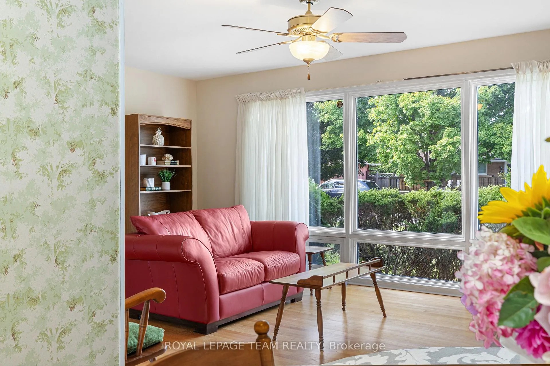 Photo 14 of 30 Ellery Crescent, Ottawa, Lynwood Village — HOMEH
