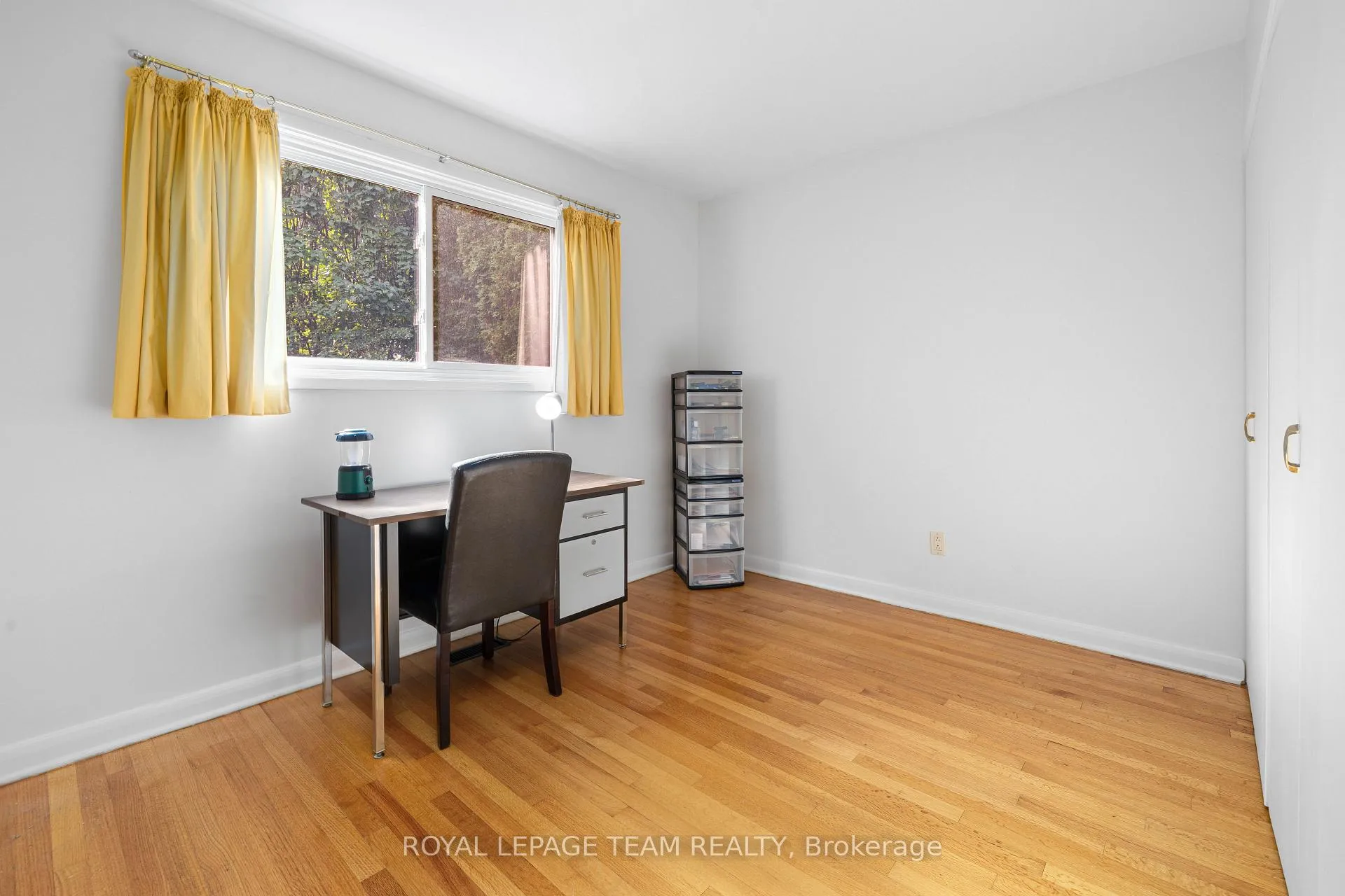 Photo 21 of 30 Ellery Crescent, Ottawa, Lynwood Village — HOMEH