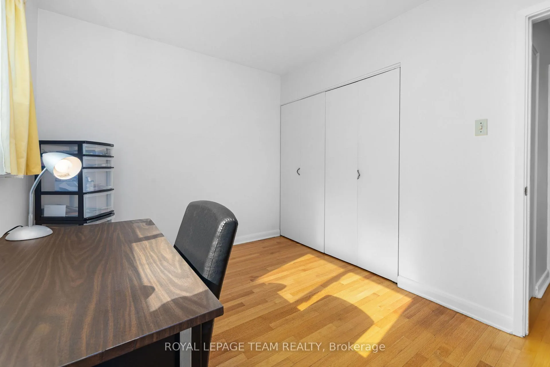 Photo 22 of 30 Ellery Crescent, Ottawa, Lynwood Village — HOMEH