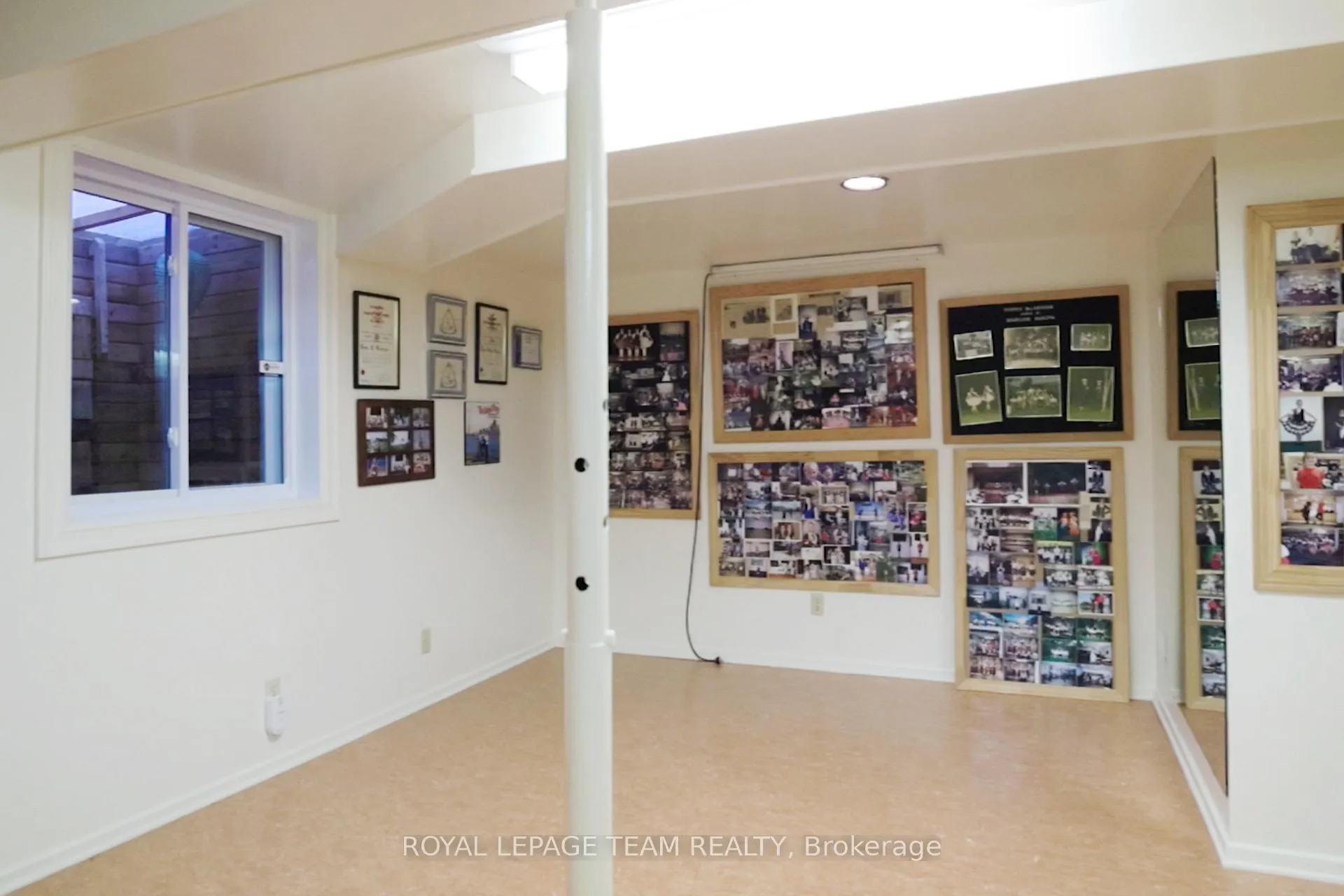 Photo 29 of 30 Ellery Crescent, Ottawa, Lynwood Village — HOMEH