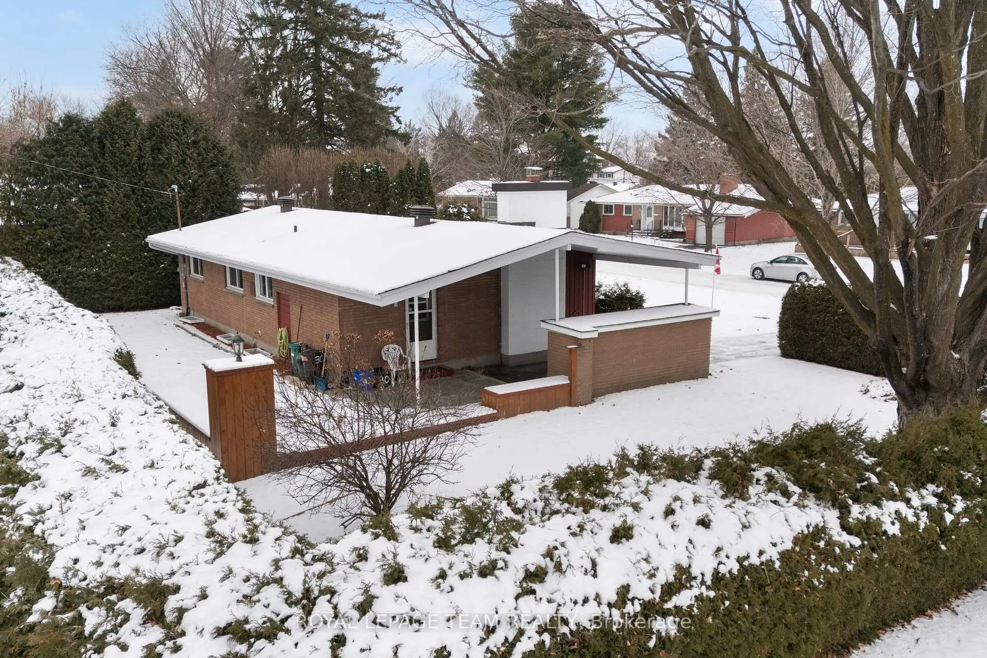 Photo 37 of 30 Ellery Crescent, Ottawa, Lynwood Village — HOMEH