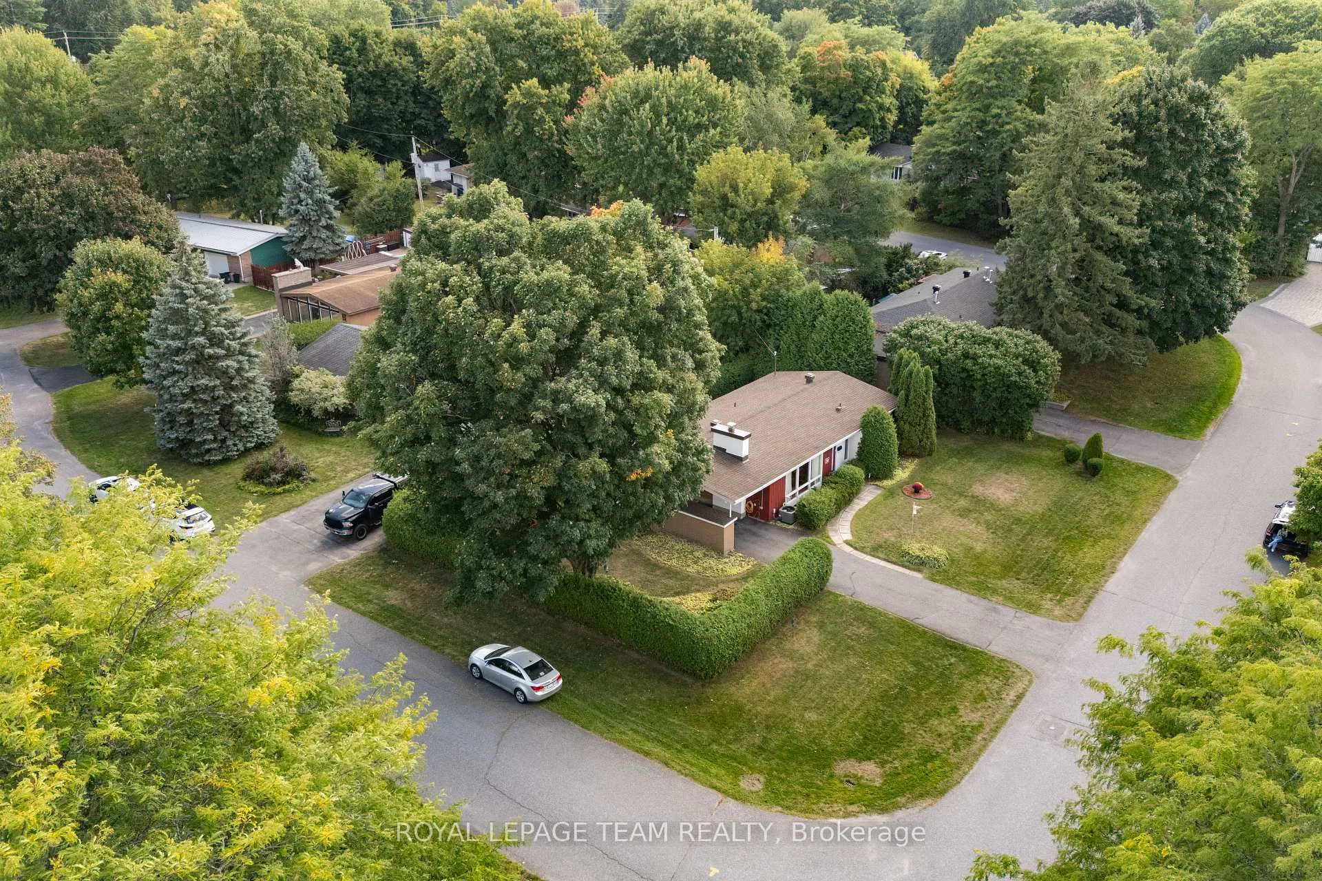 Photo 49 of 30 Ellery Crescent, Ottawa, Lynwood Village — HOMEH