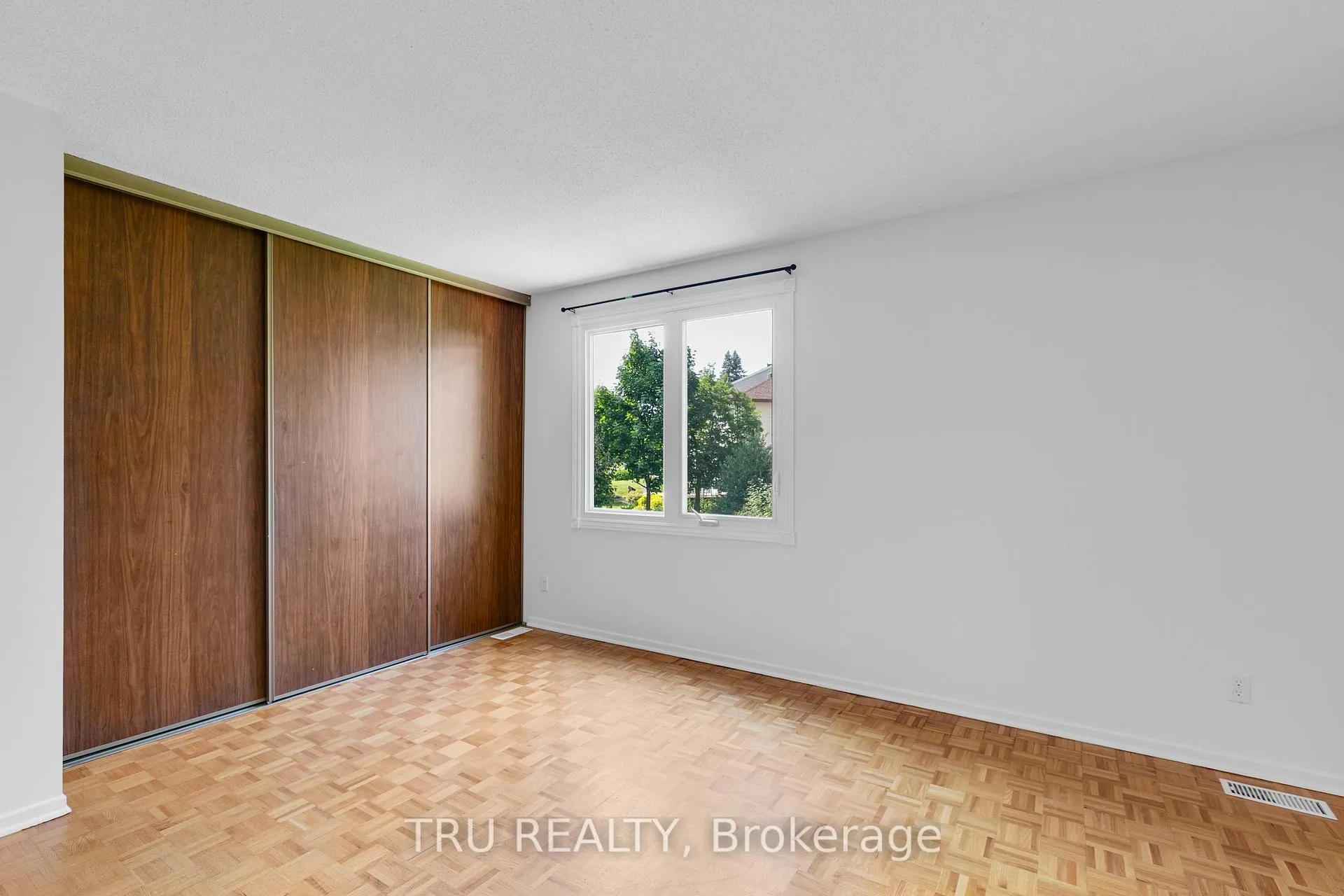 Photo 131 of 715 Mooneys Bay Place, Ottawa, Mooneys Bay/Riverside Park — HOMEH
