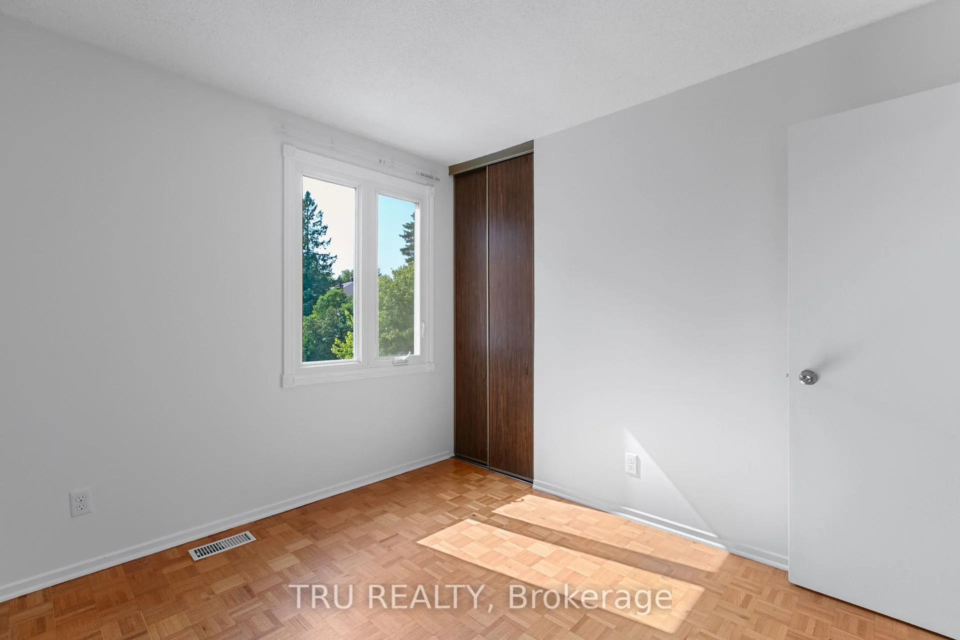 Photo 146 of 715 Mooneys Bay Place, Ottawa, Mooneys Bay/Riverside Park — HOMEH