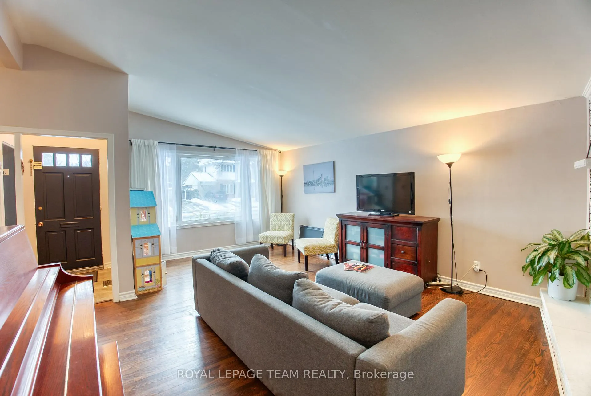 Photo 28 of 2010 Featherston Drive, Ottawa, Guildwood Estates - Urbandale Acres — HOMEH