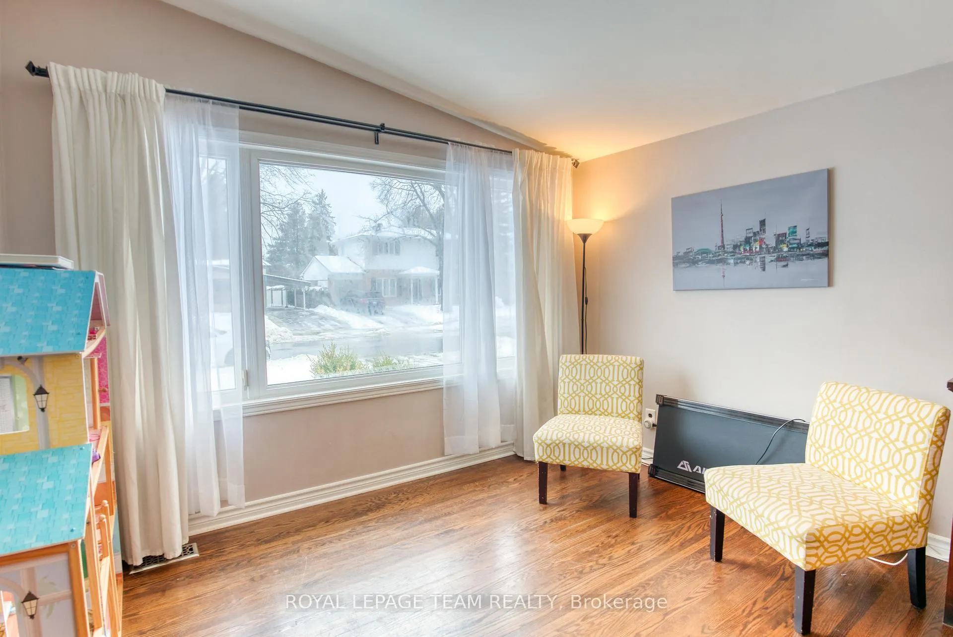 Photo 22 of 2010 Featherston Drive, Ottawa, Guildwood Estates - Urbandale Acres — HOMEH