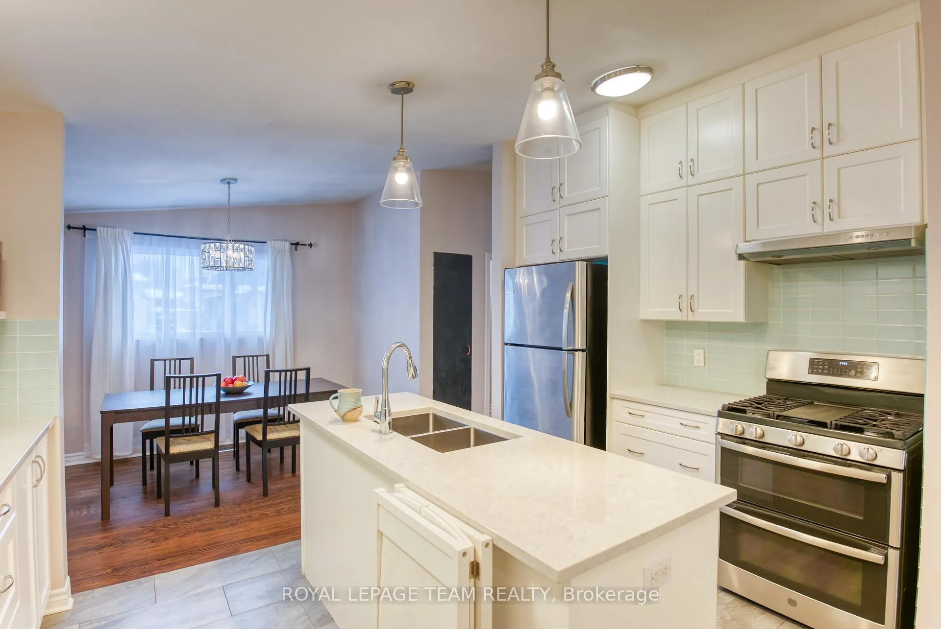 Photo 59 of 2010 Featherston Drive, Ottawa, Guildwood Estates - Urbandale Acres — HOMEH
