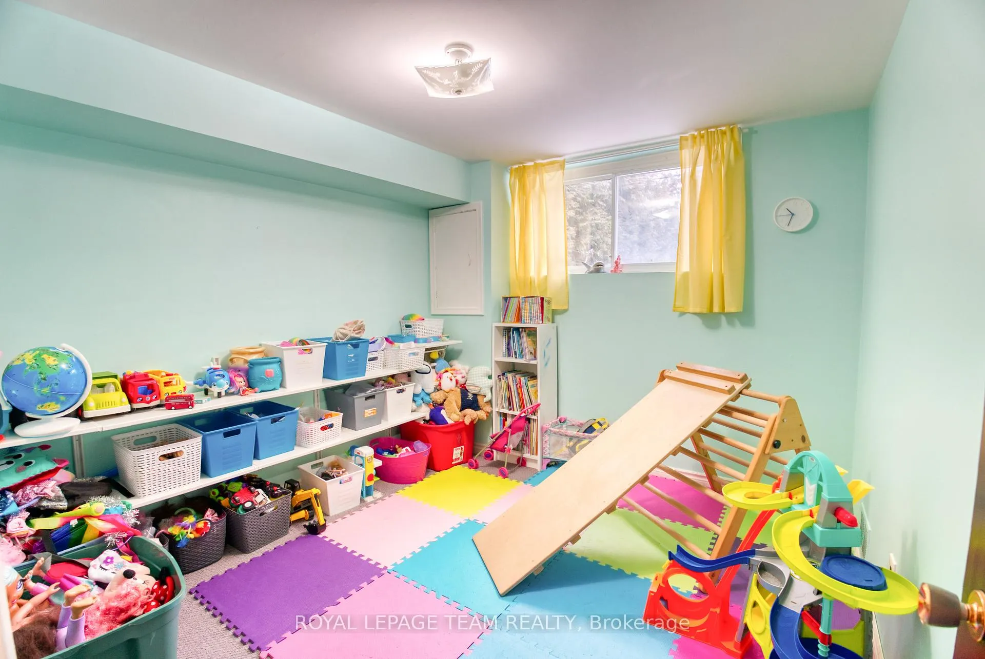 Photo 139 of 2010 Featherston Drive, Ottawa, Guildwood Estates - Urbandale Acres — HOMEH