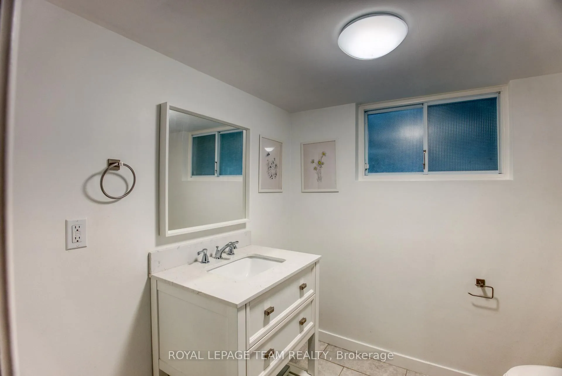 Photo 136 of 2010 Featherston Drive, Ottawa, Guildwood Estates - Urbandale Acres — HOMEH