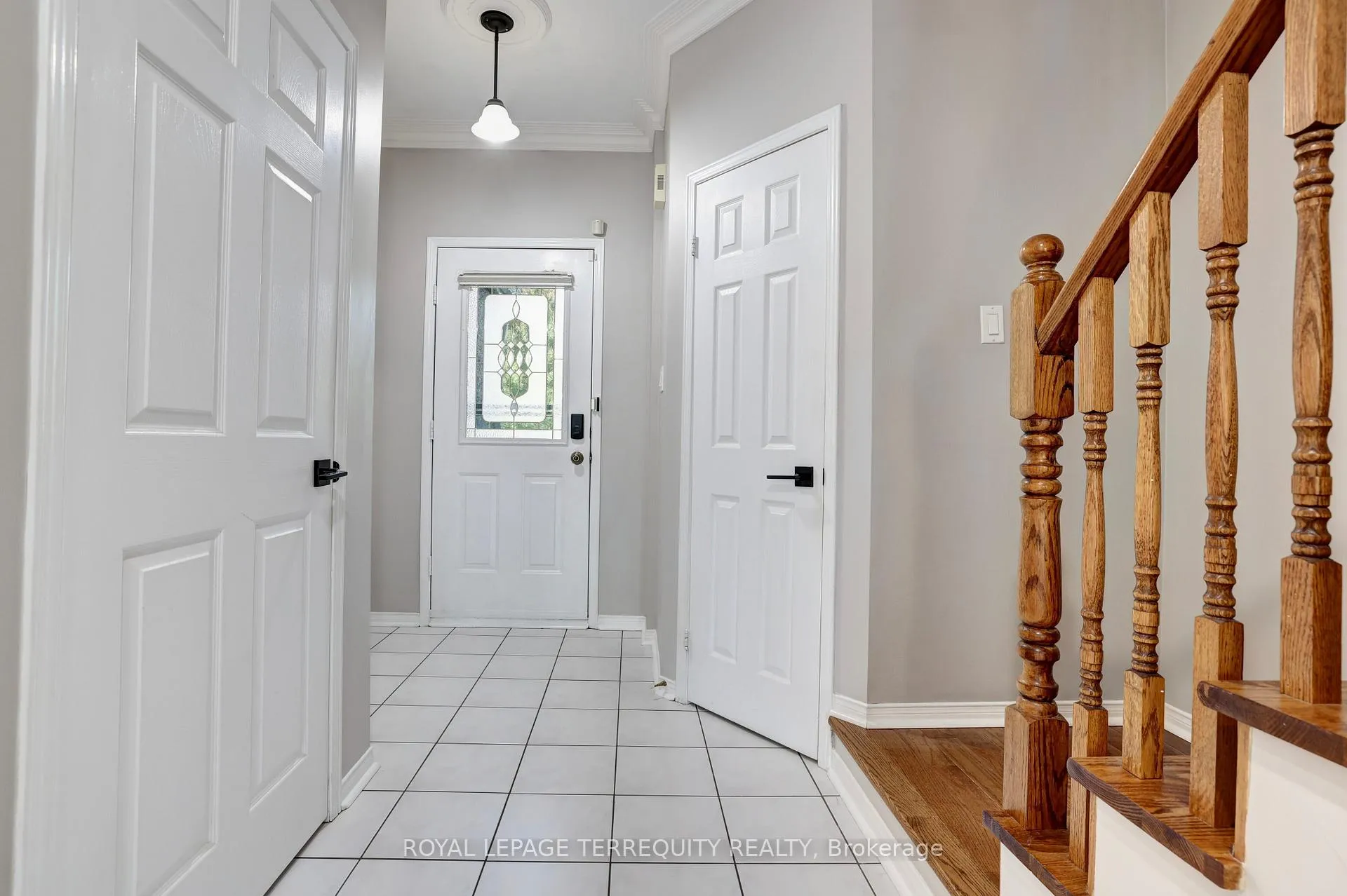 Photo 5 of 369 Rosegate Way, Oakville, Wedgewood Creek — HOMEH