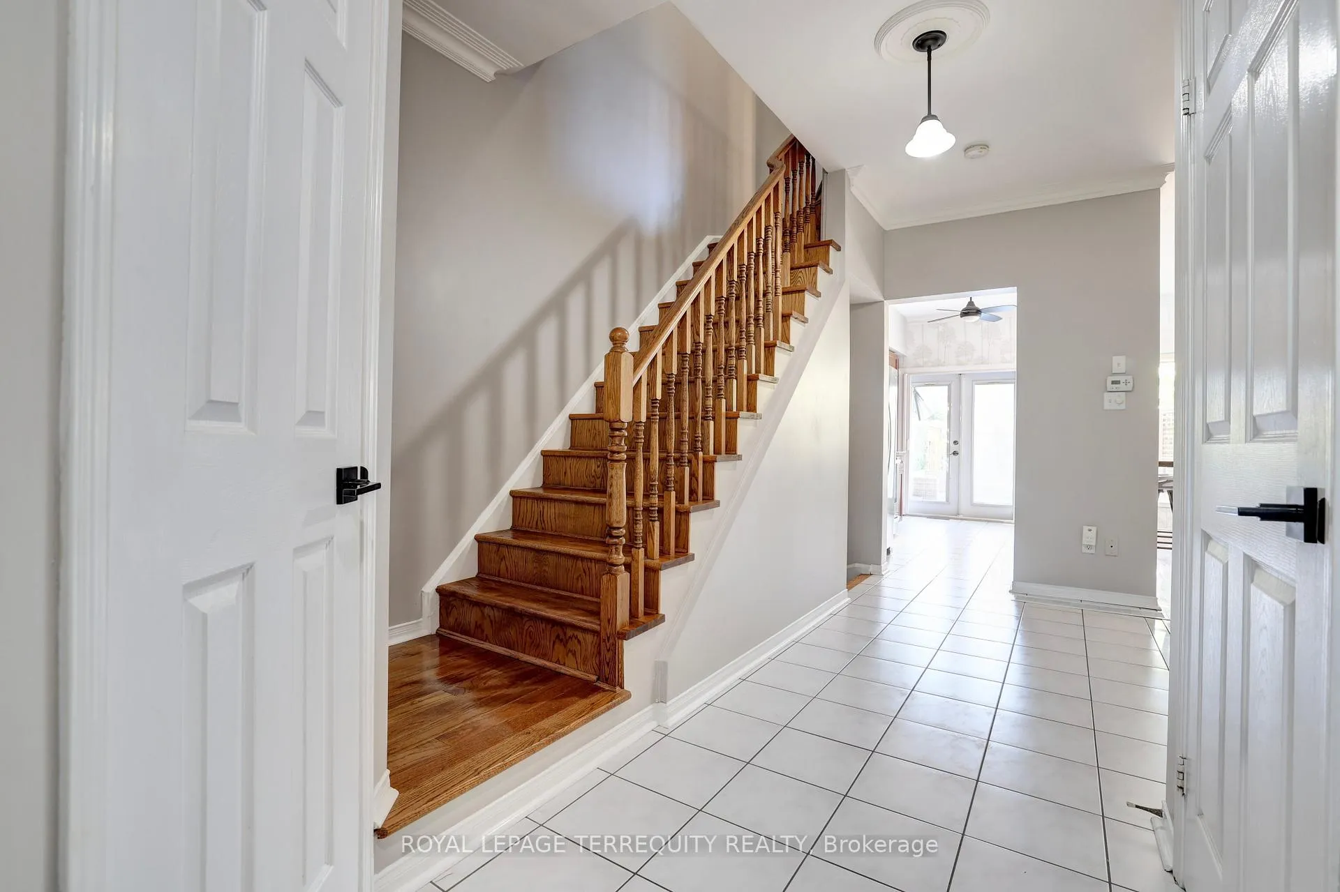 Photo 6 of 369 Rosegate Way, Oakville, Wedgewood Creek — HOMEH