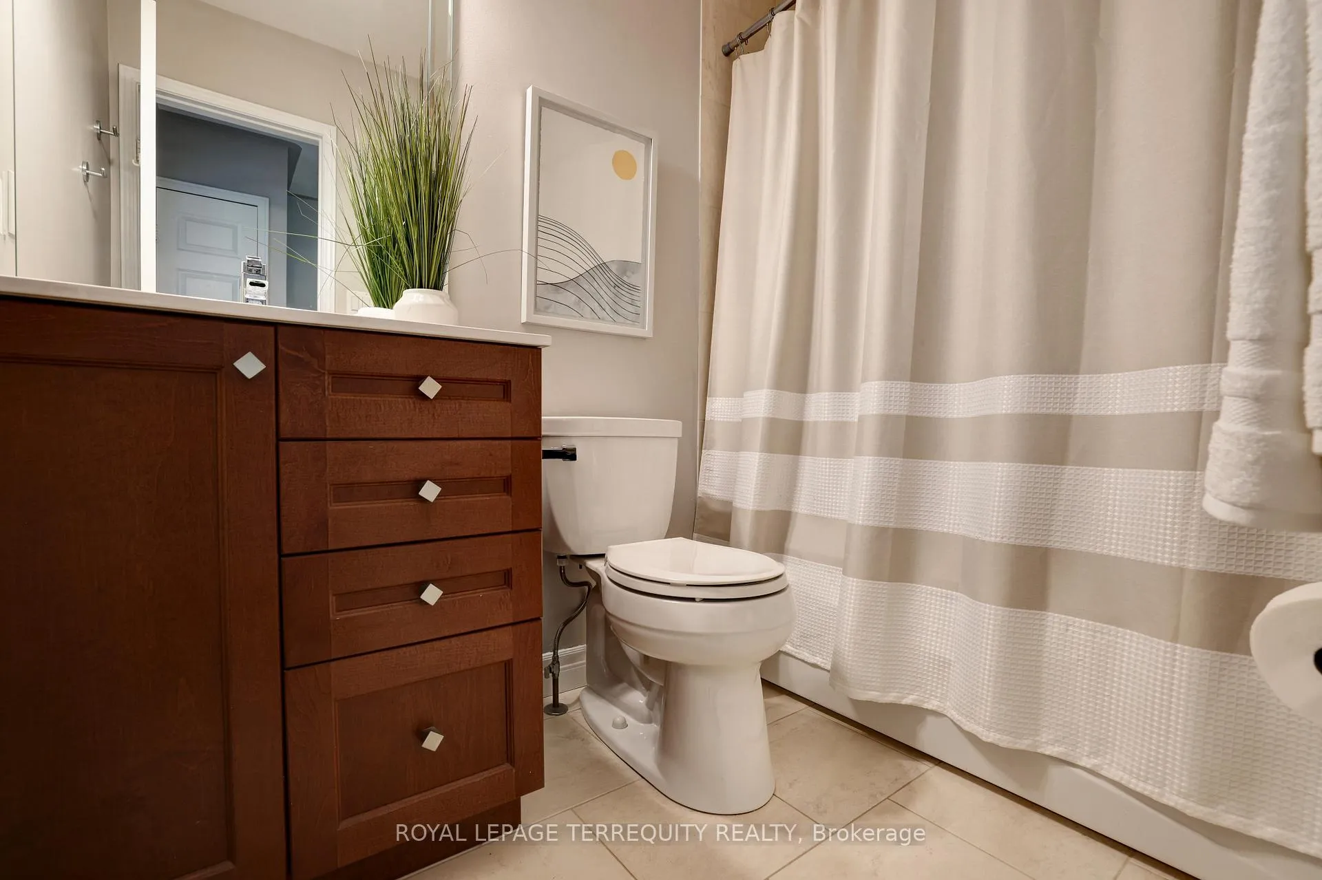 Photo 22 of 369 Rosegate Way, Oakville, Wedgewood Creek — HOMEH