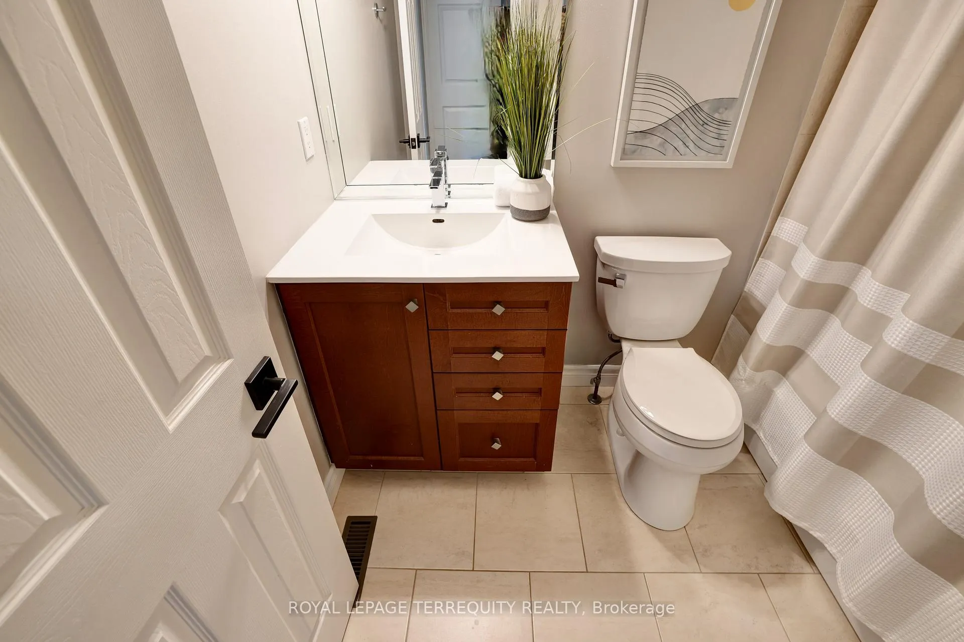 Photo 23 of 369 Rosegate Way, Oakville, Wedgewood Creek — HOMEH