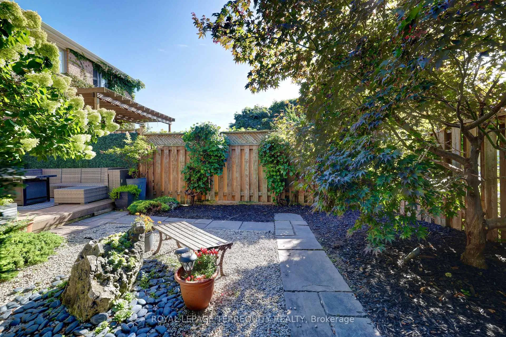 Photo 40 of 369 Rosegate Way, Oakville, Wedgewood Creek — HOMEH