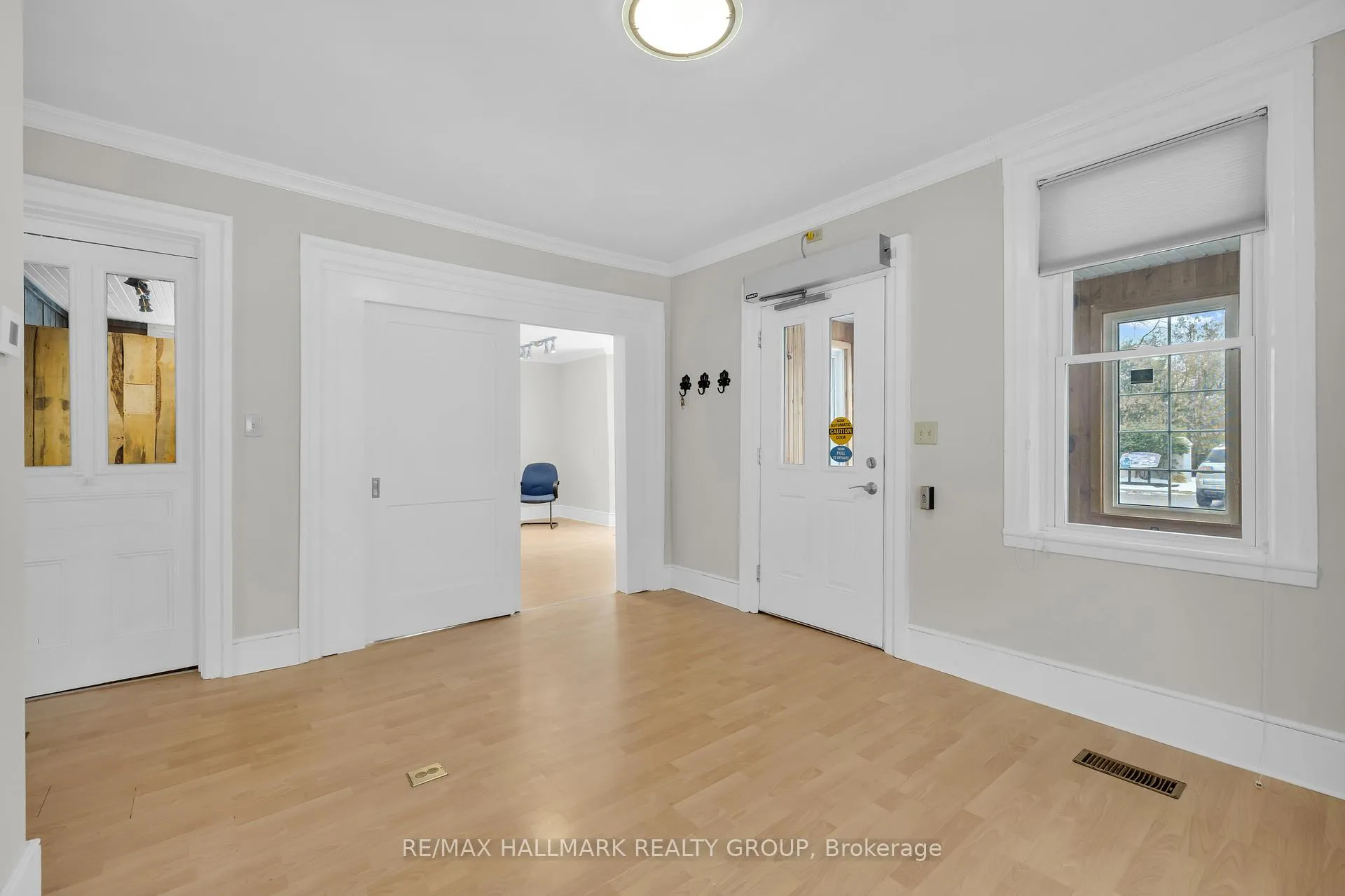 Photo 5 of 10 Wellington Street E, Athens — HOMEH