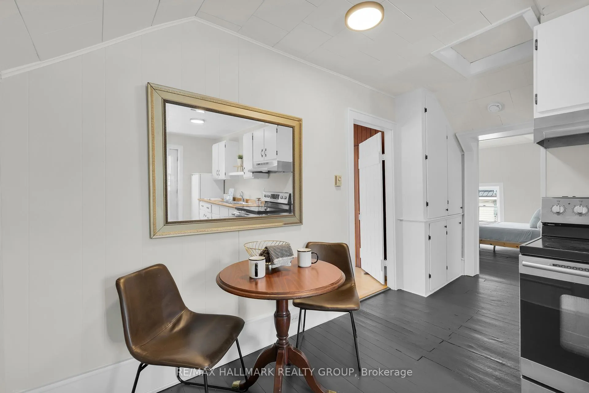 Photo 18 of 10 Wellington Street E, Athens — HOMEH