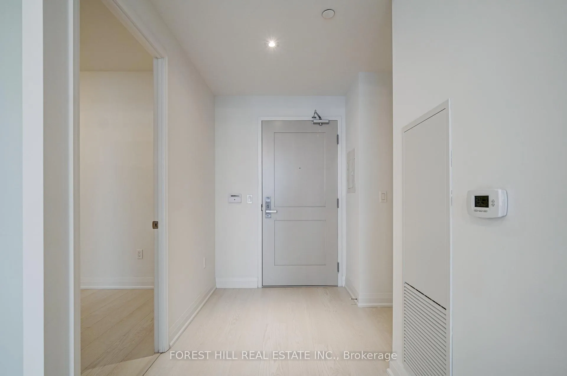 Photo 3 of Unit 1008, 10 Gibbs Road, Etobicoke, Islington-City Centre West — HOMEH