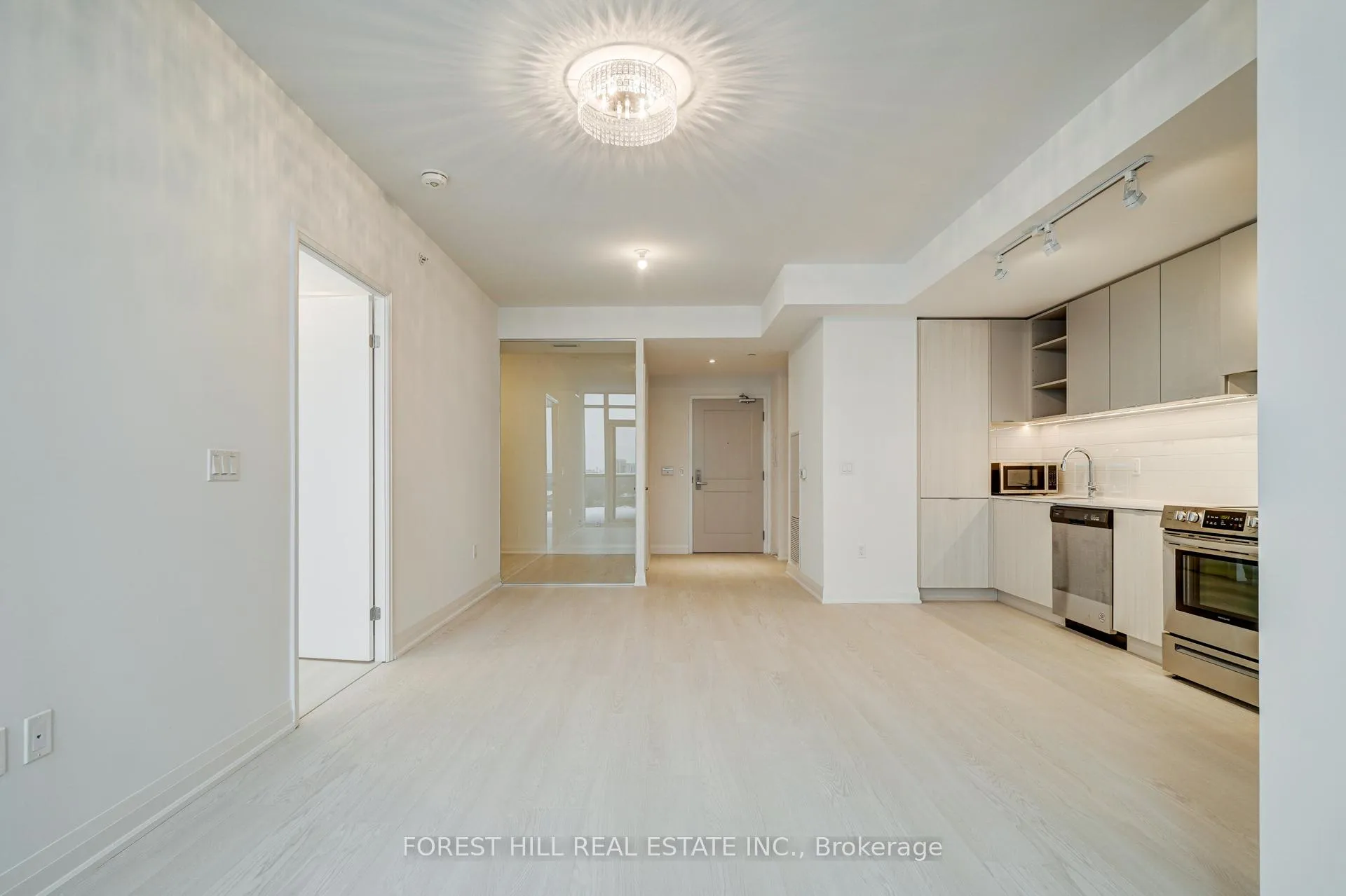 Photo 8 of Unit 1008, 10 Gibbs Road, Etobicoke, Islington-City Centre West — HOMEH