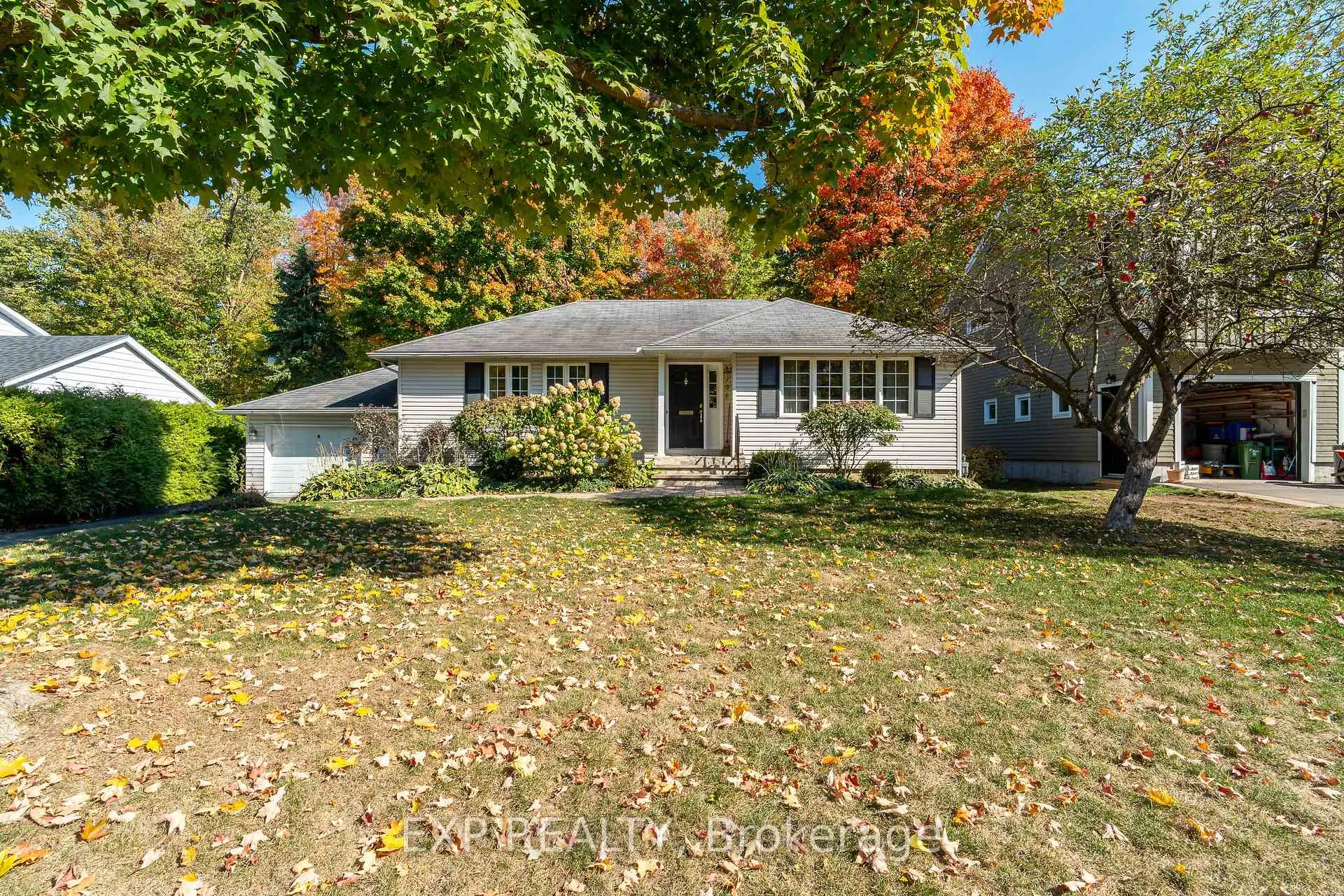 Photo 5 of 504 Thessaly Circle, Ottawa, Alta Vista/Faircrest Heights — HOMEH