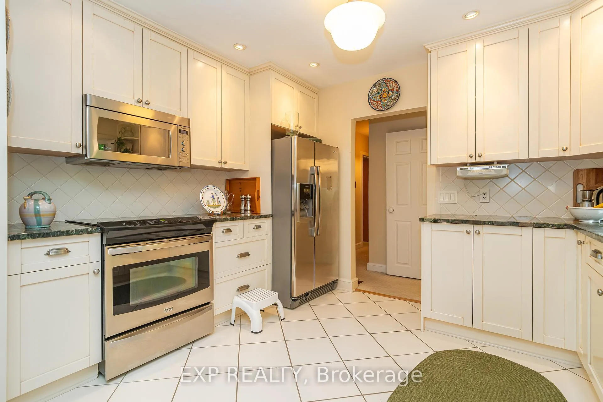 Photo 128 of 504 Thessaly Circle, Ottawa, Alta Vista/Faircrest Heights — HOMEH